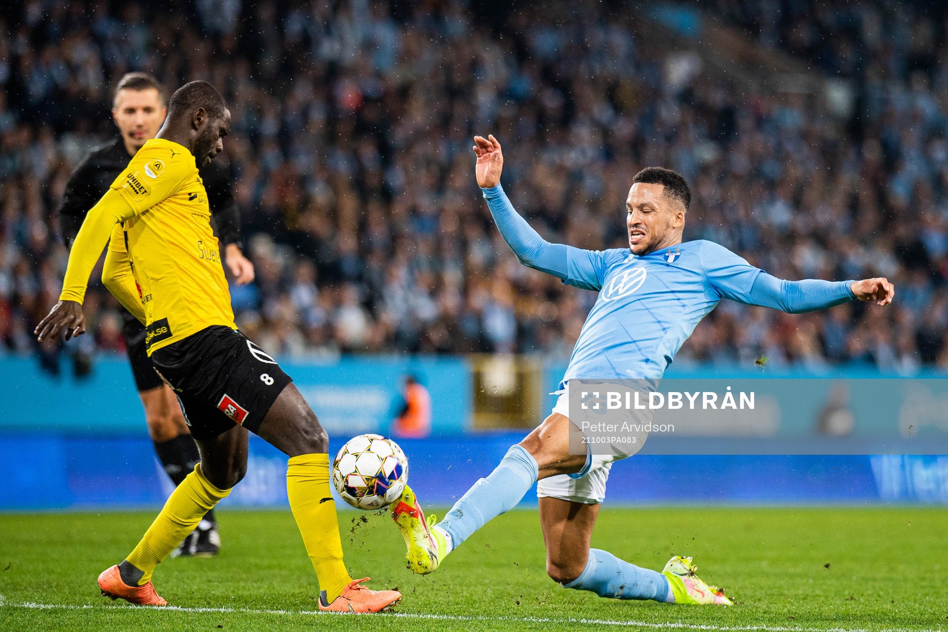 Mjällbys Enock Kofi Adu och Malmö FFs Martin Olsson