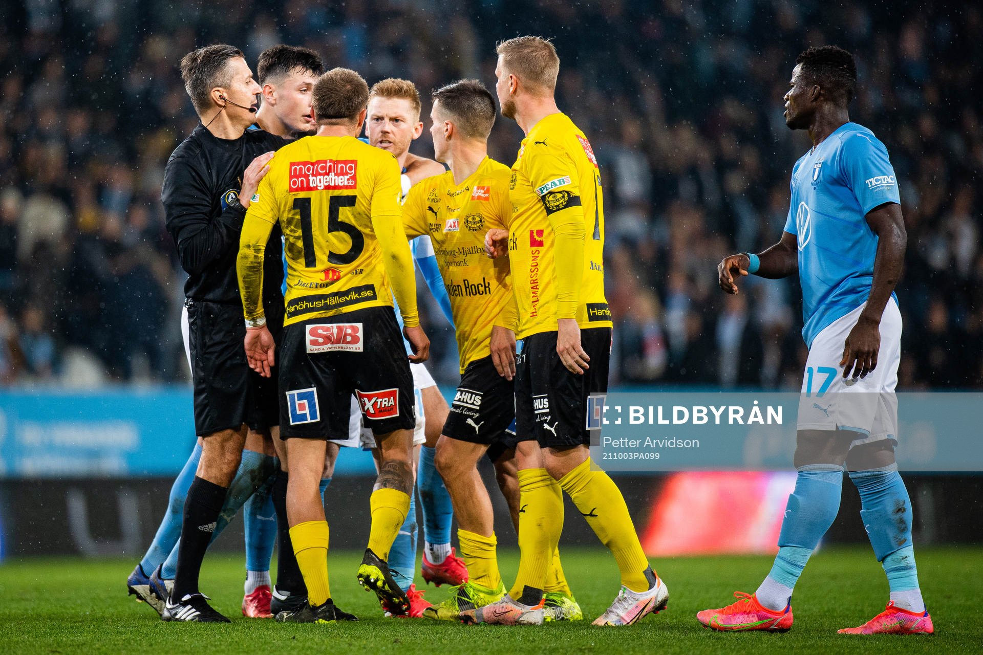 Irriterat mellan Malmö FFs Anders Christiansen och