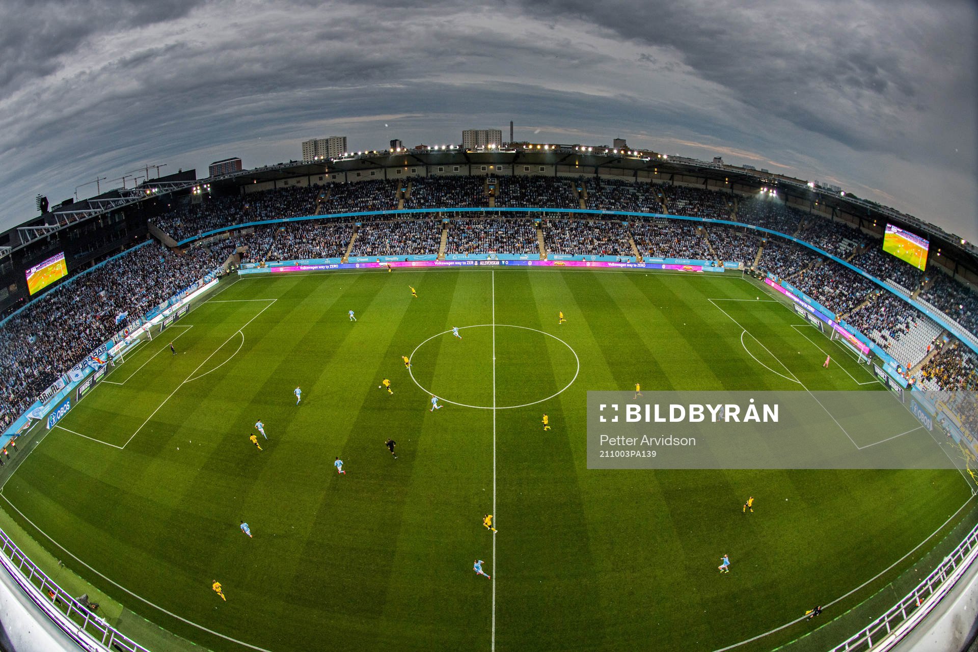 Spel på Eleda Stadion under fotbollsmatchen i Allsvenskan mellan Malmö FF och Mjällby den 3 oktober 2021 i Malmö. 