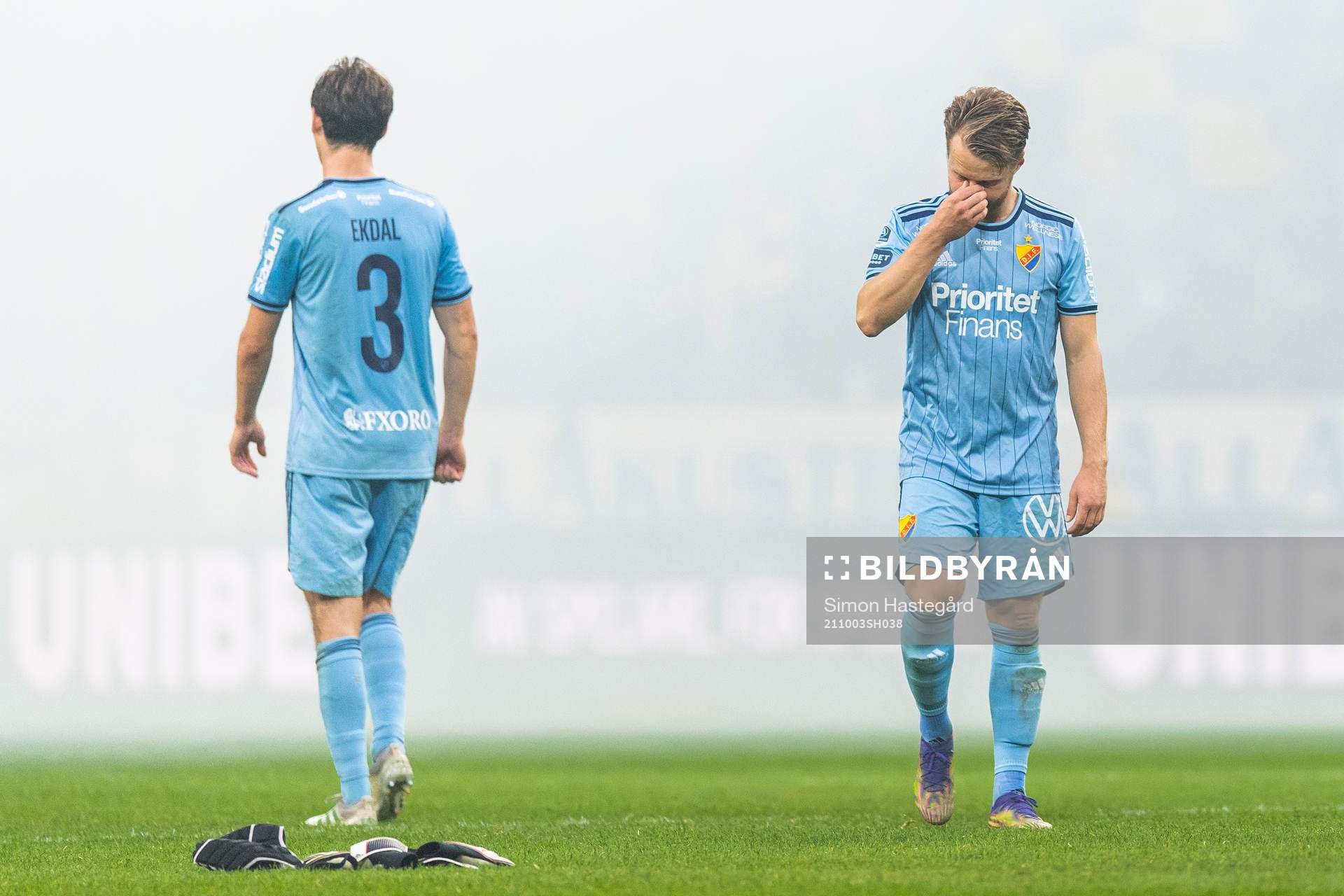 Djurgårdens Hjalmar Ekdal och Jacob Une Larsson deppar