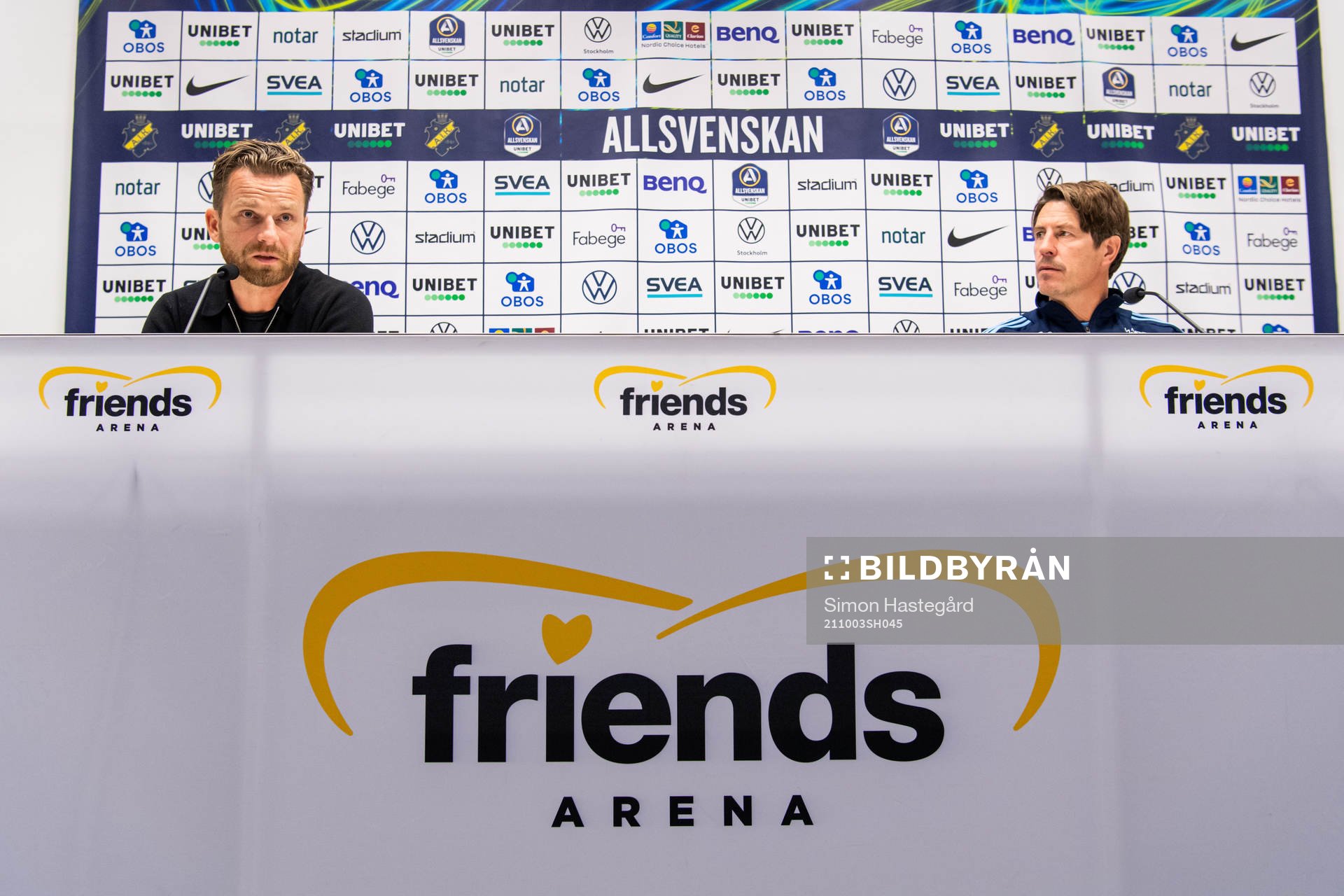 s tränare Bartosz Grzelak och Djurgårdens tränare Thomas