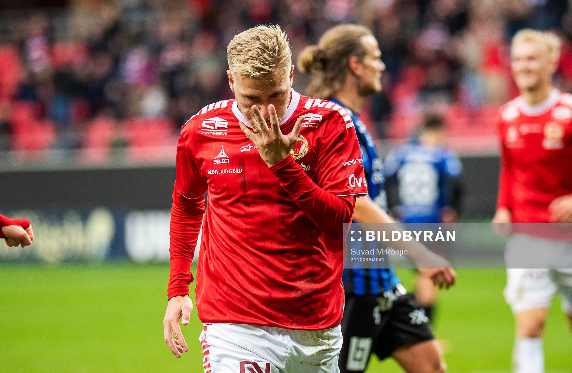 Kalmars Jonathan Ring jublar