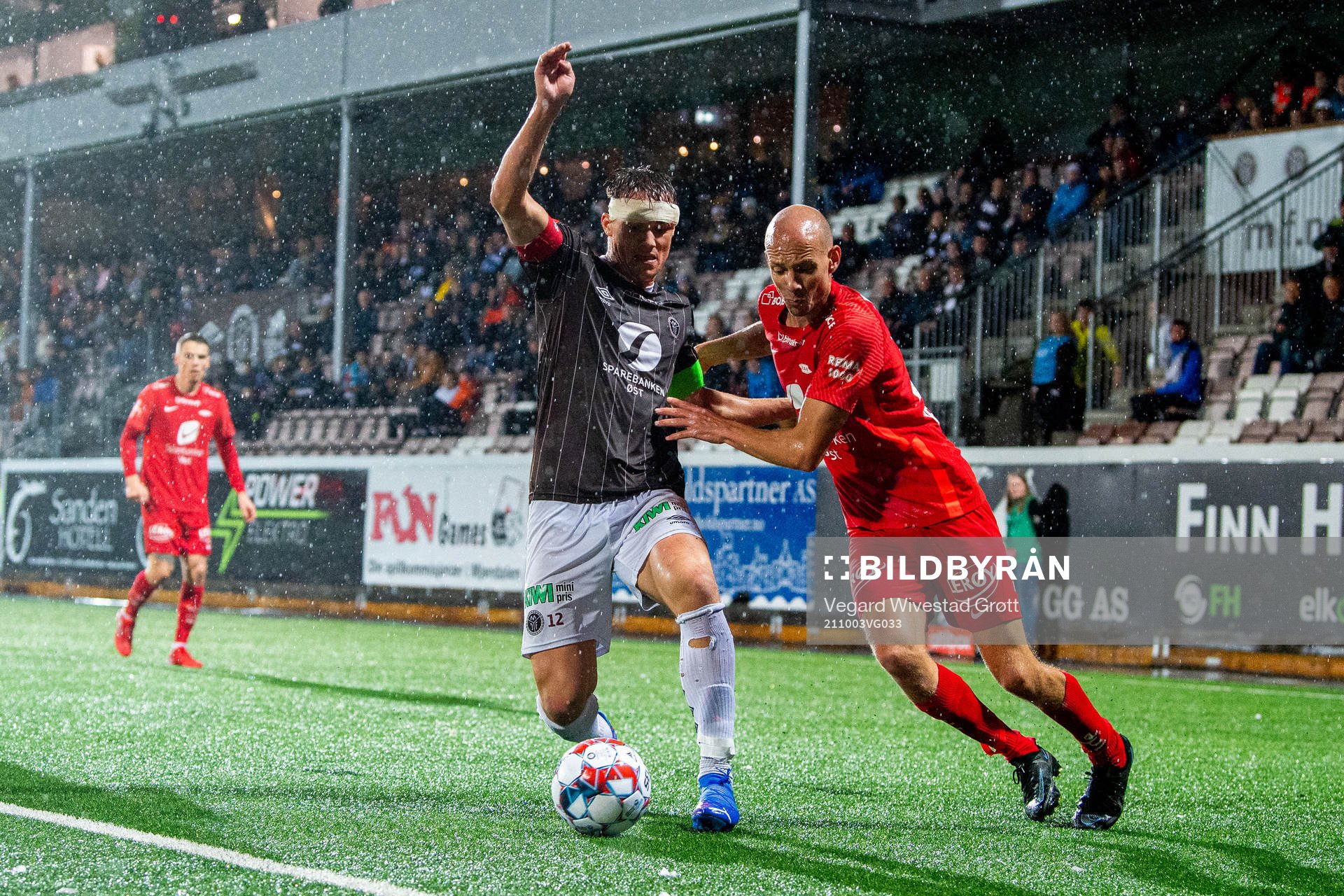 Markus Nakkim of Mjøndalen and Ruben Kristiansen of Brann