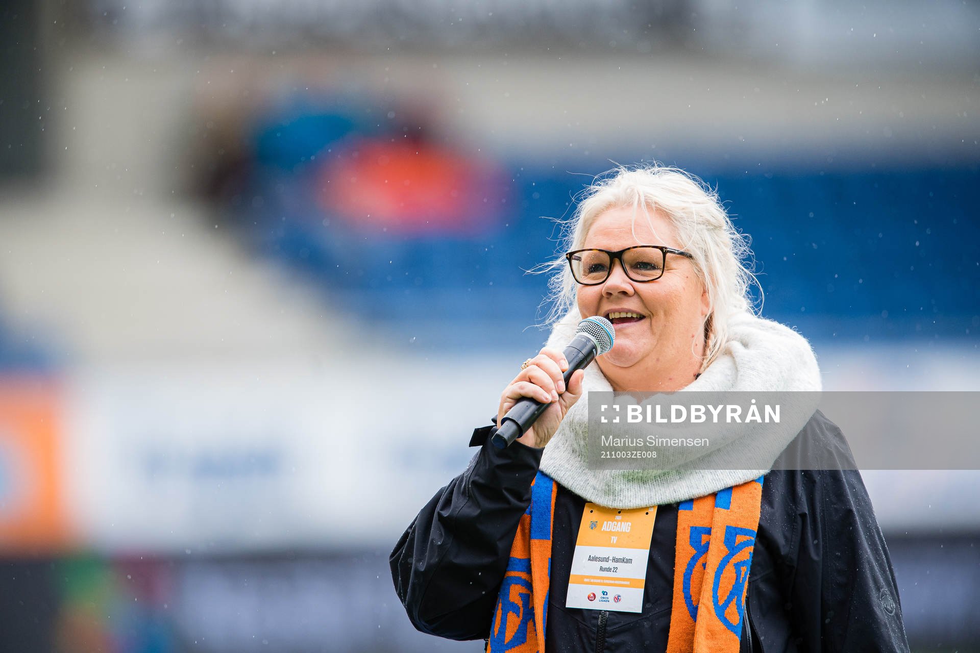 Trine Klemetsen performing «Skurkensangen»