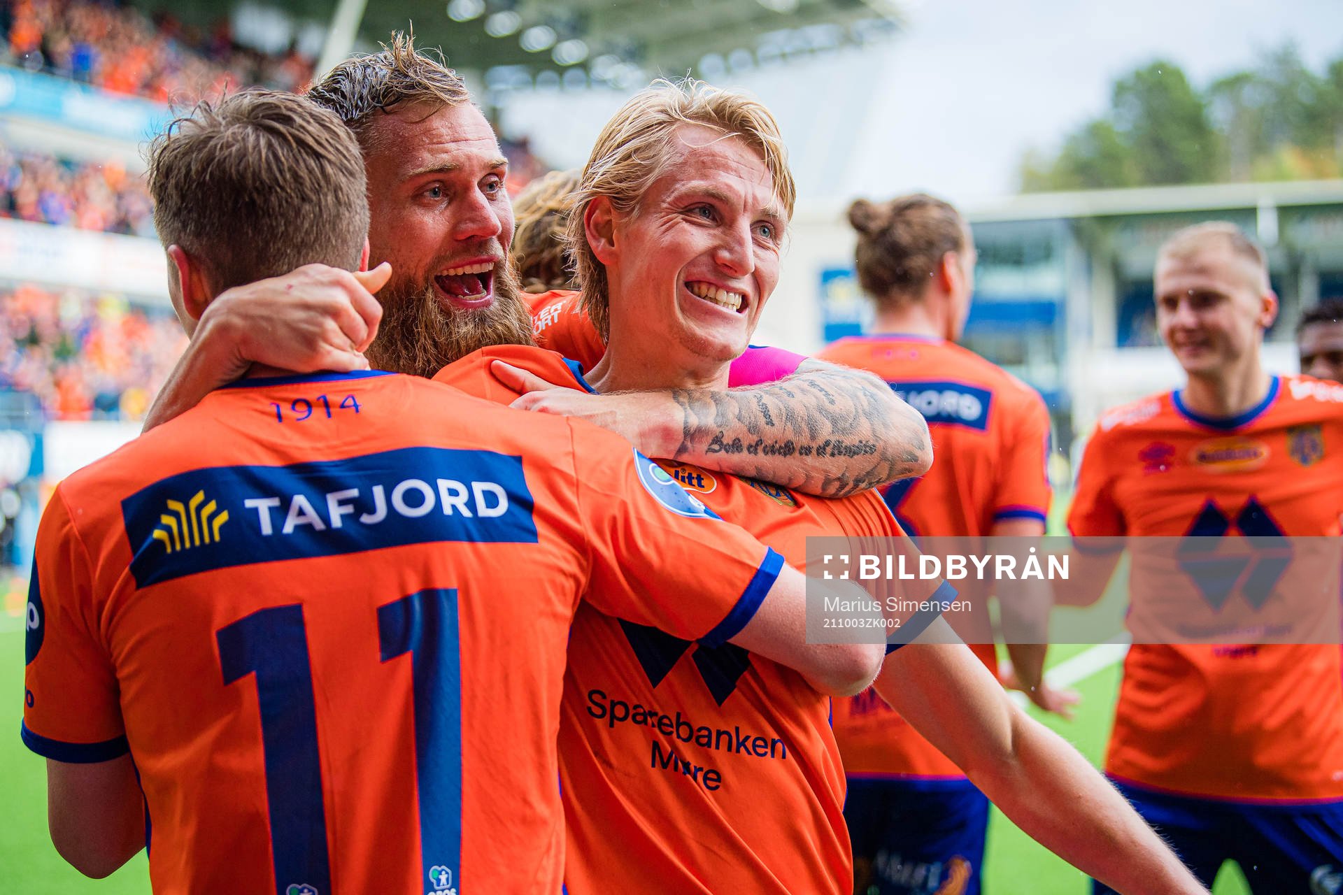 Erlend Segberg of Aalesund celebrates with David Thomas Fällman after scoring the 1-0 goal during the OBOS-ligaen match between Aalesund and HamKam on October 3, 2021 in Ålesund.