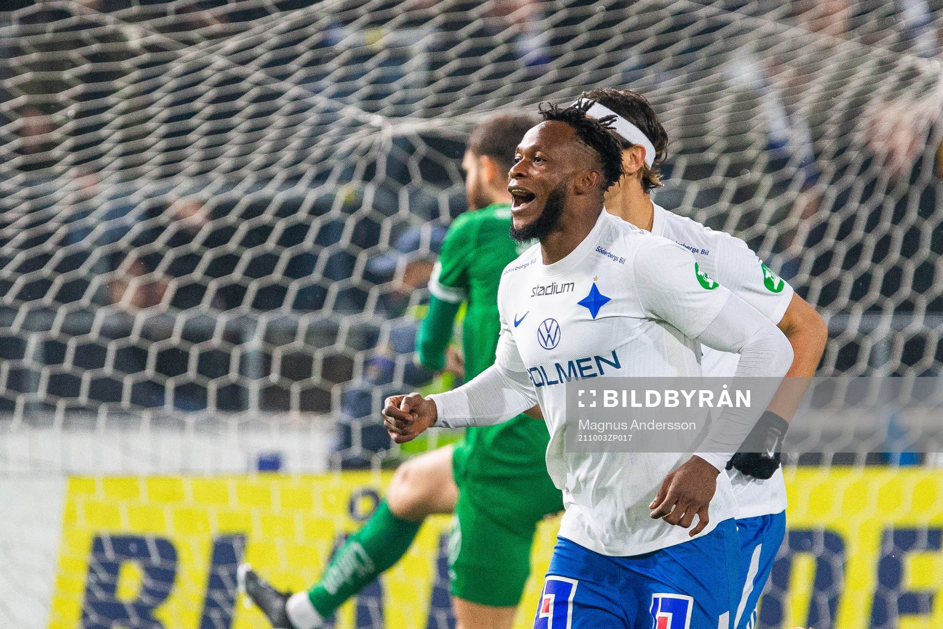IFK Norrköpings Samuel Adegbenro jublar