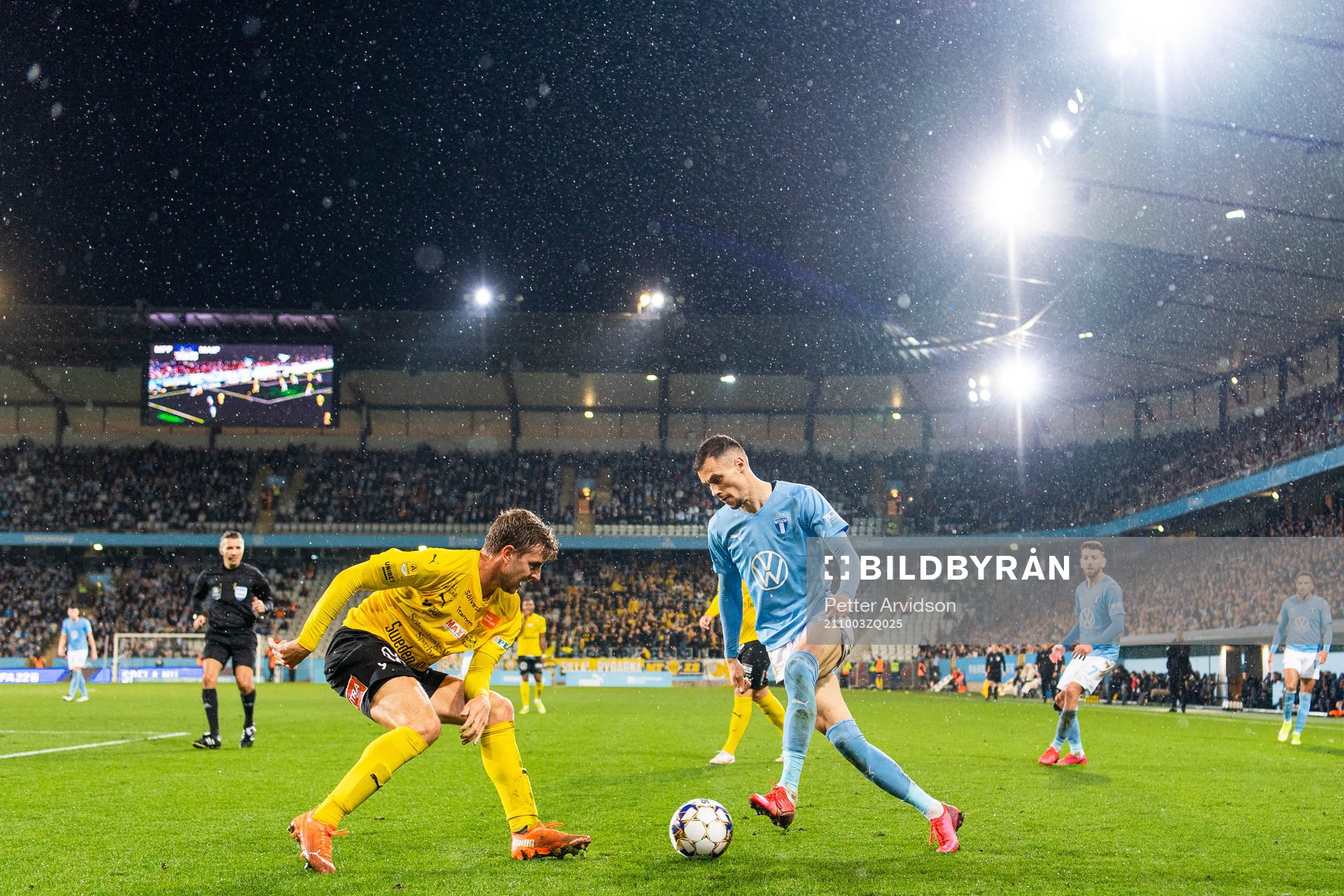 Mjällbys Joel Nilsson och Malmö FFs Veljko Birmancevic