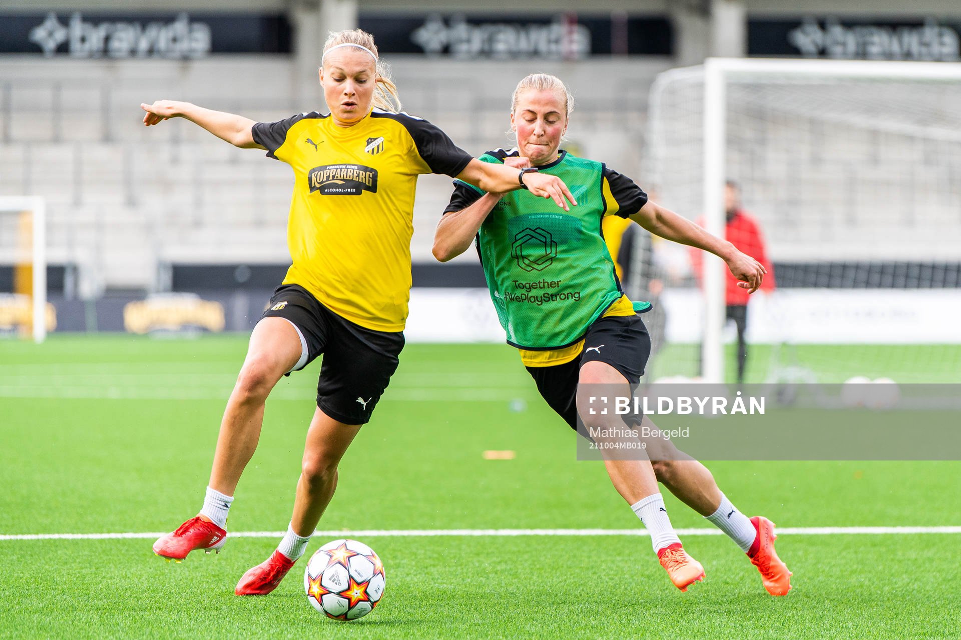 Stine Larsen and Julia Karlernäs