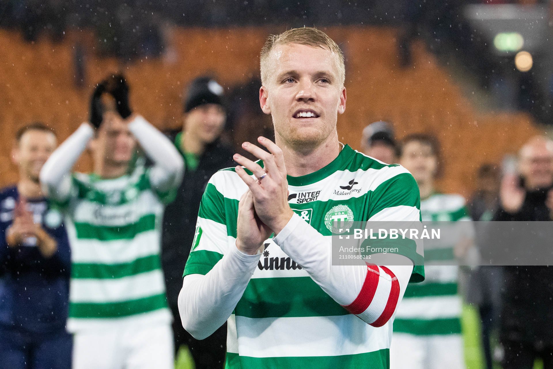 Västerås Simon Johansson tackar publiken