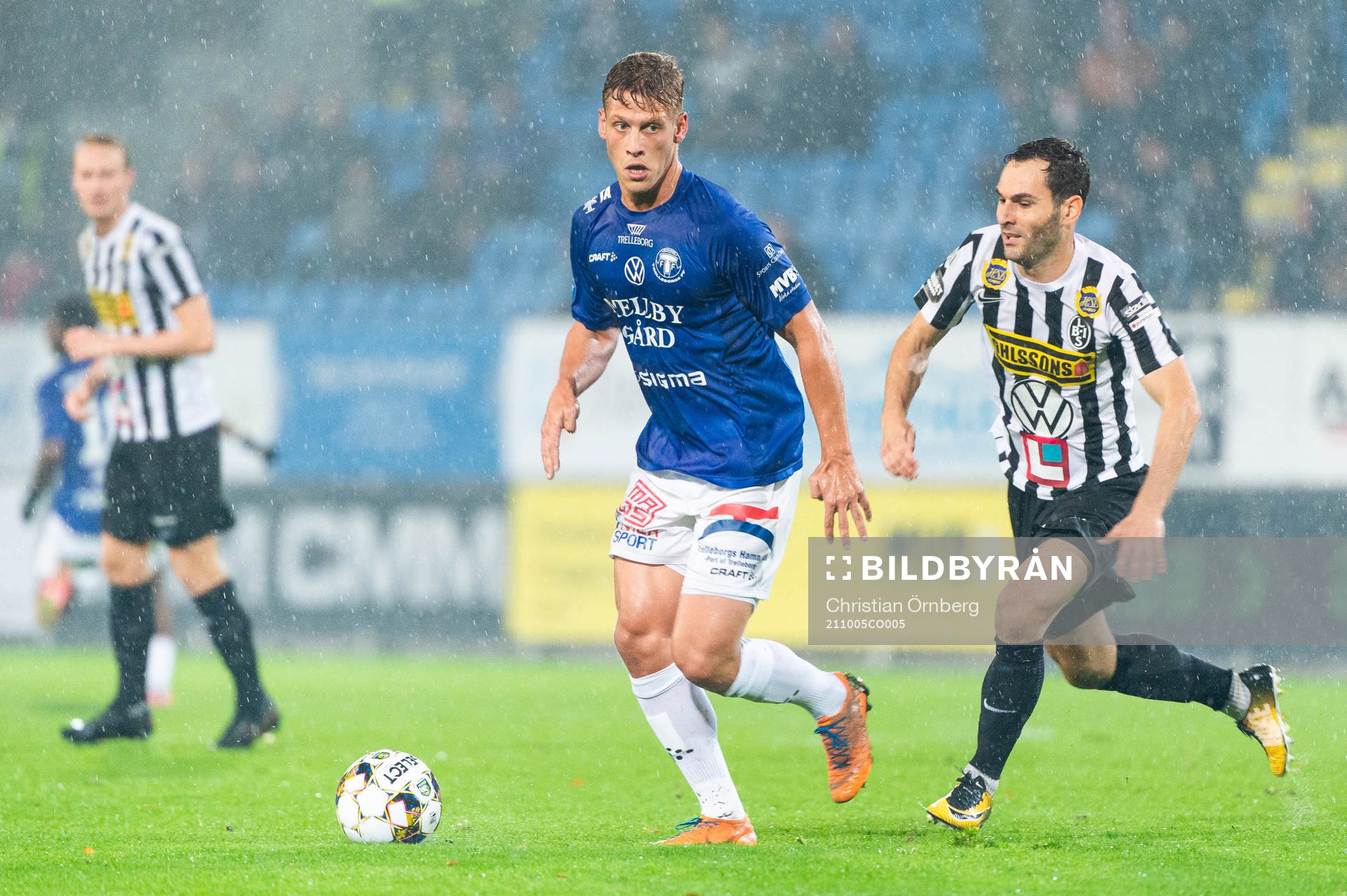 Trelleborgs Tobias Karlsson och Landskronas Alexander Tkacz