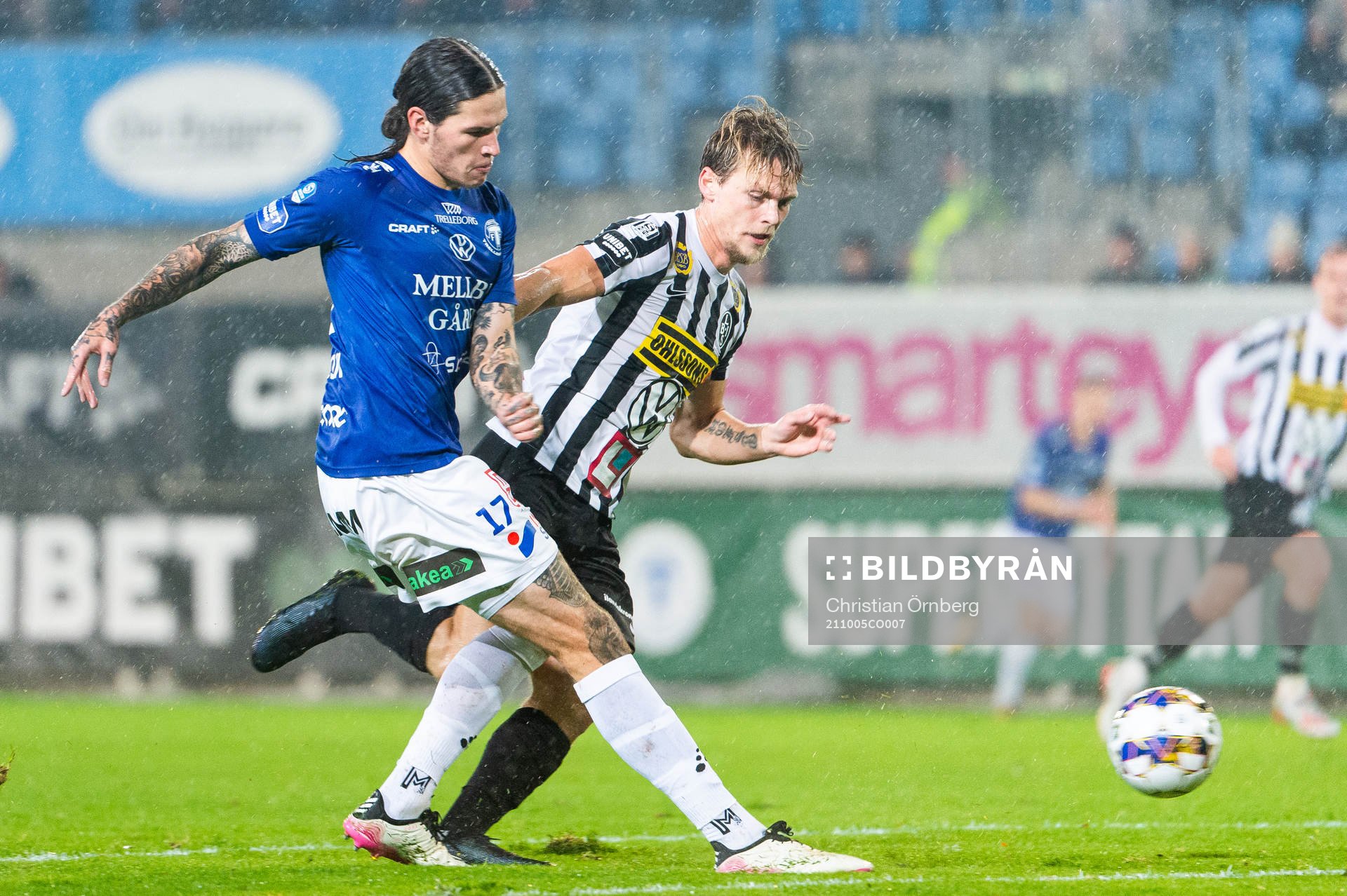 Trelleborgs Isak Jönsson och Landskronas Robin Hofsö