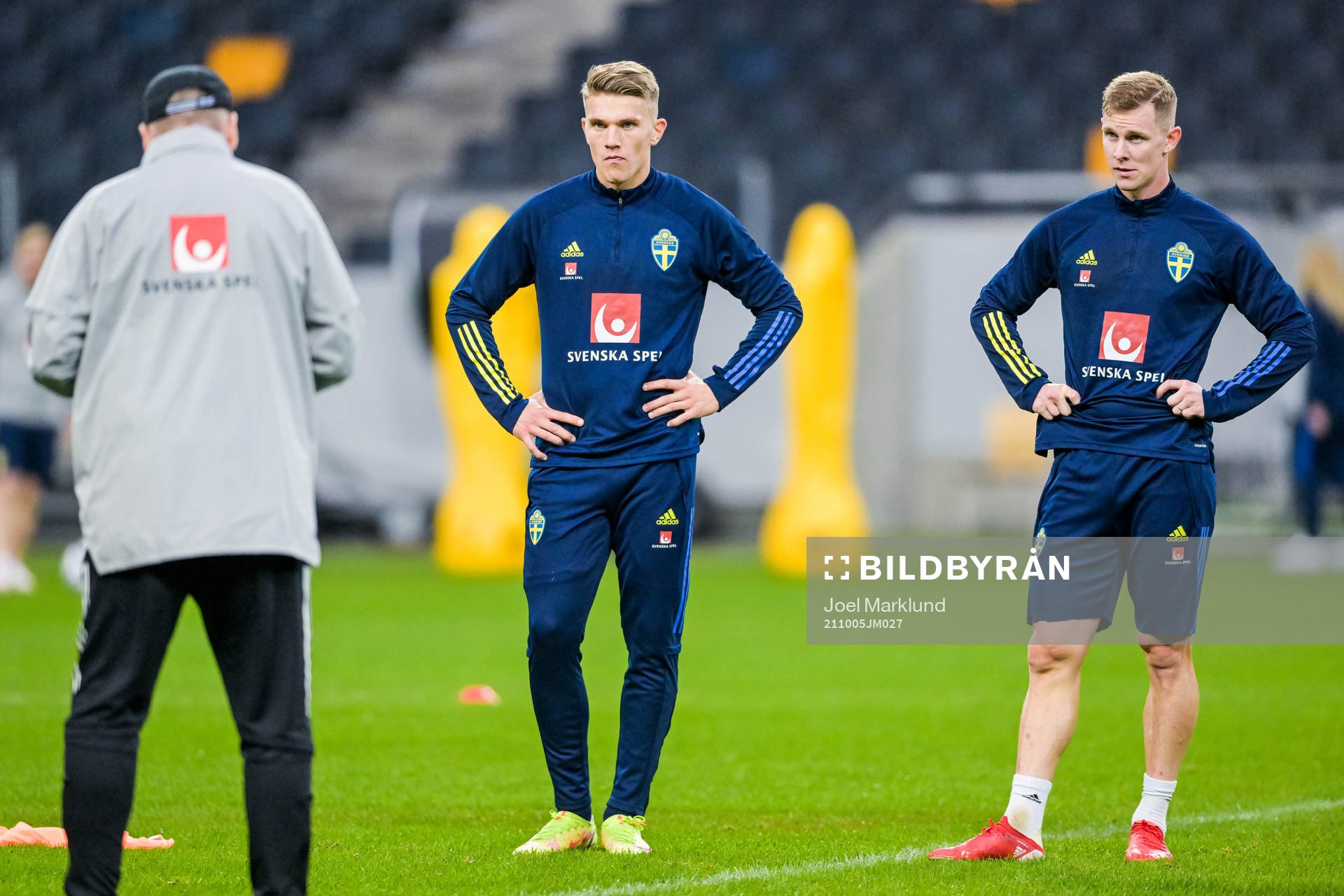 Viktor Gyökeres and Emil Krafth of the Swedish national