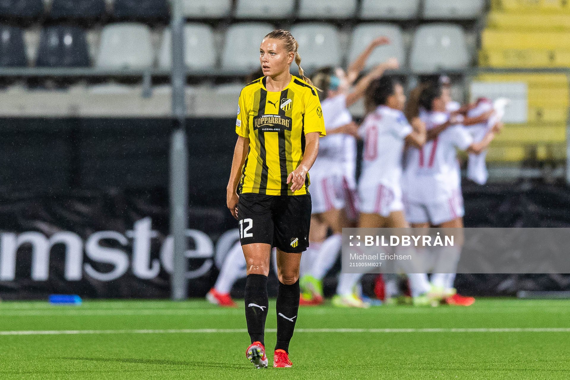 Stine Larsen of Häcken looks dejected