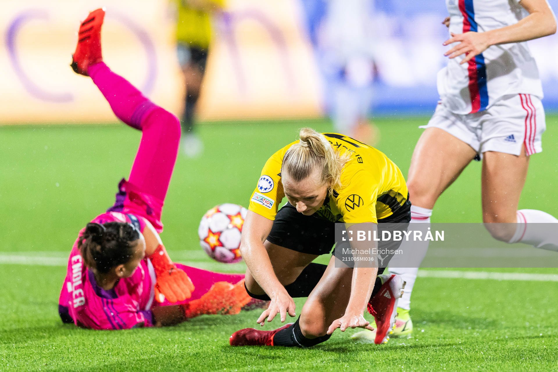 Stina Blackstenius of Häcken falls when competing for the