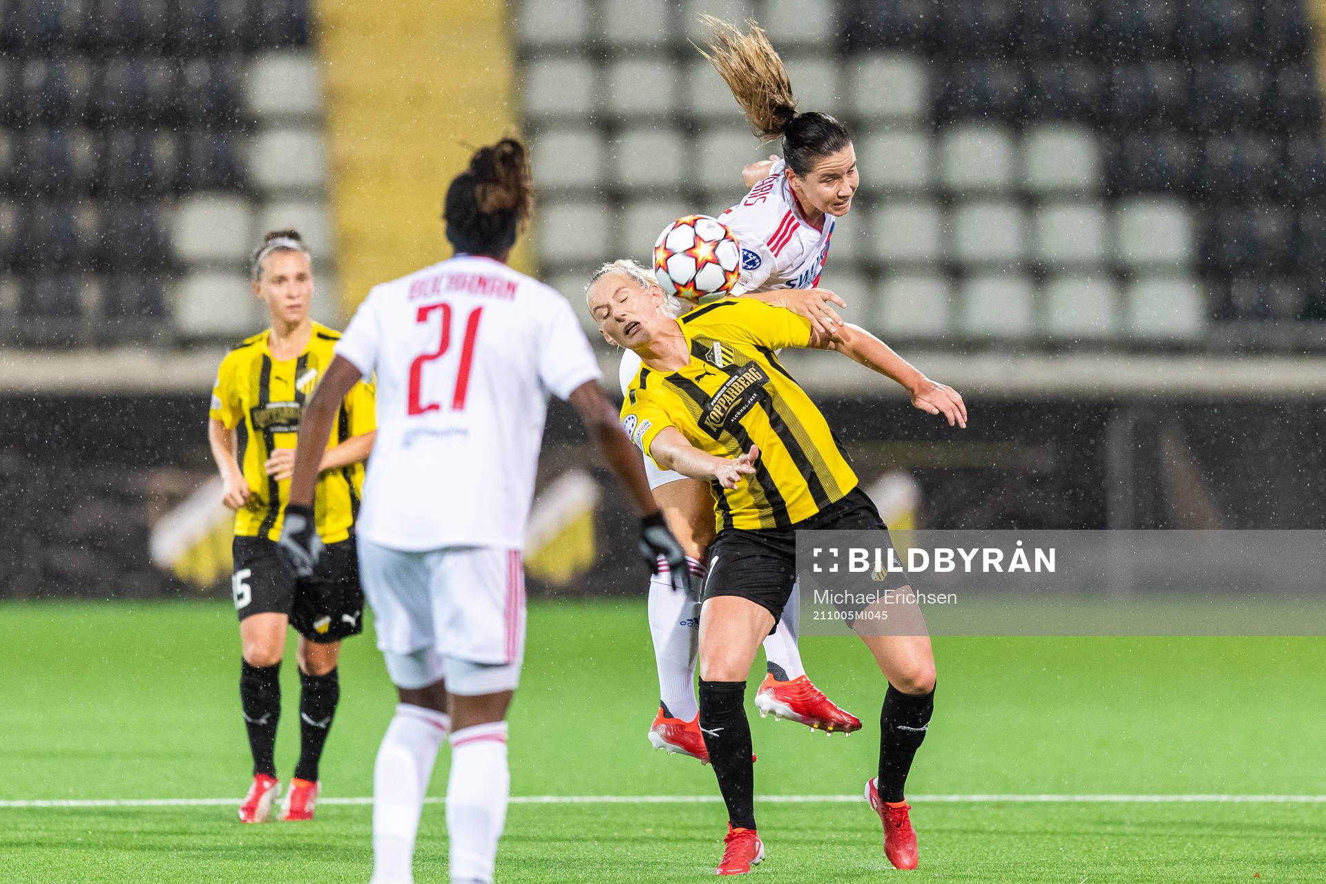 Danielle Van Der Donk of Lyon and Stina Blackstenius of