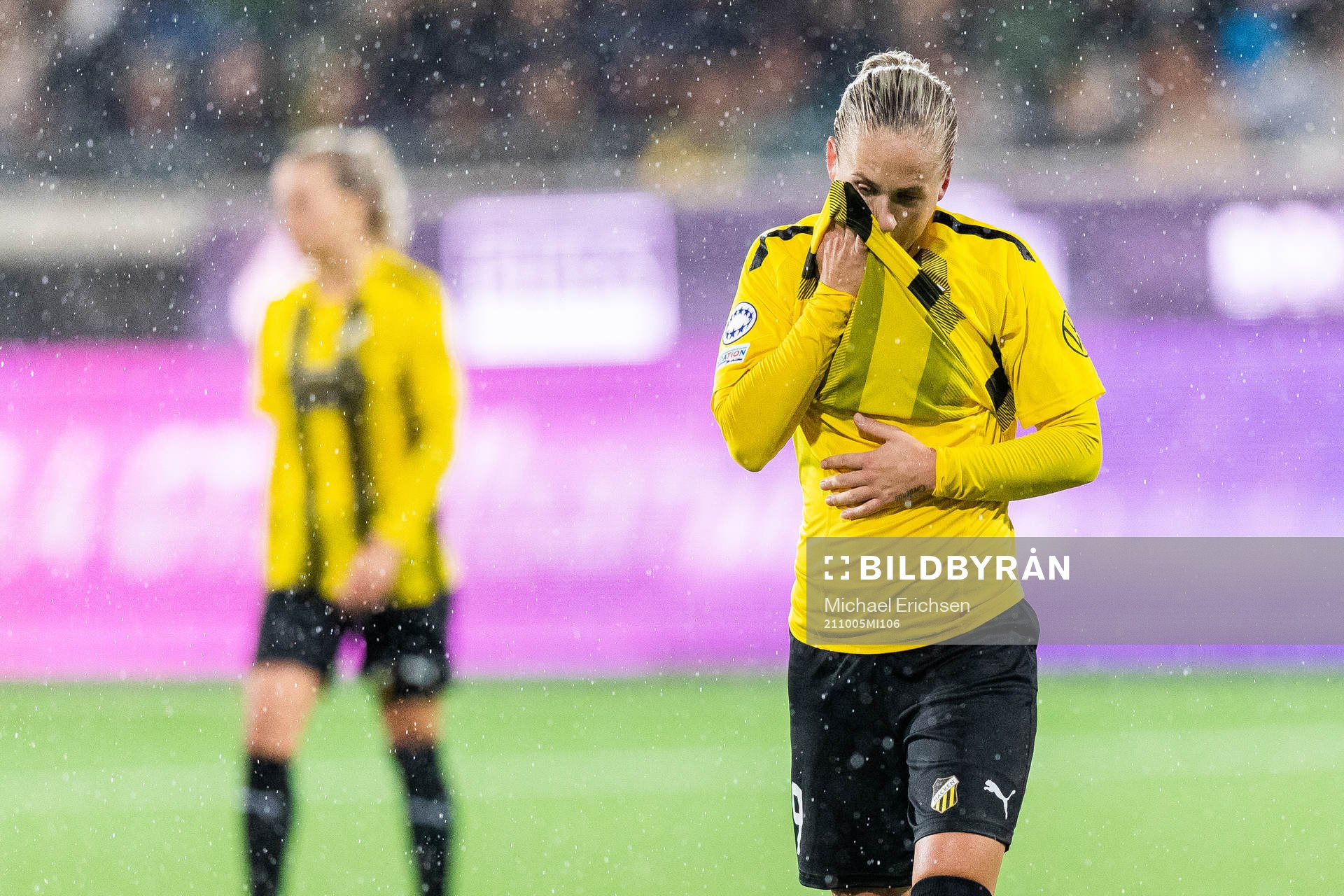 Filippa Curmark of Häcken looks dejected