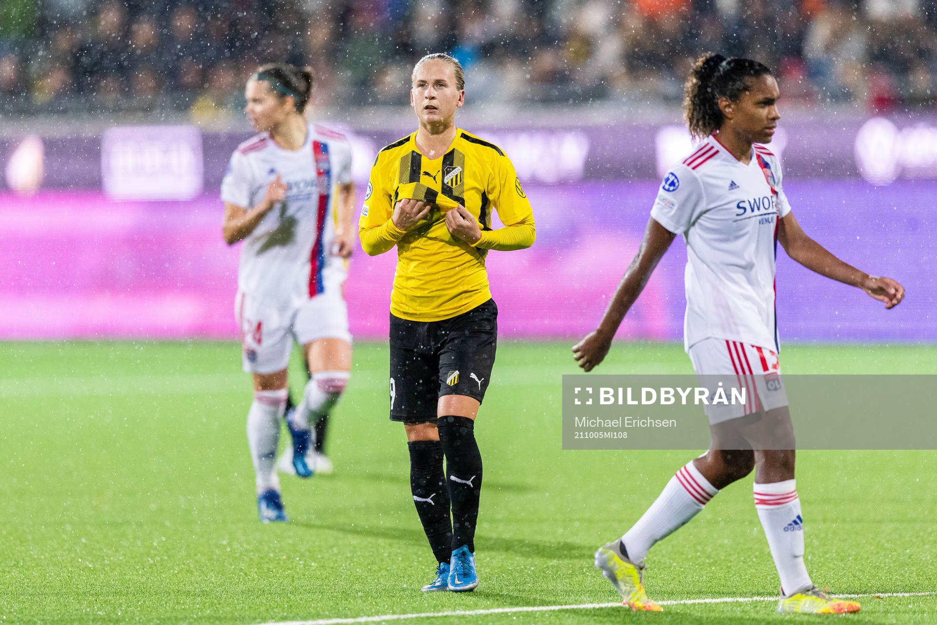 Filippa Curmark of Häcken looks dejected