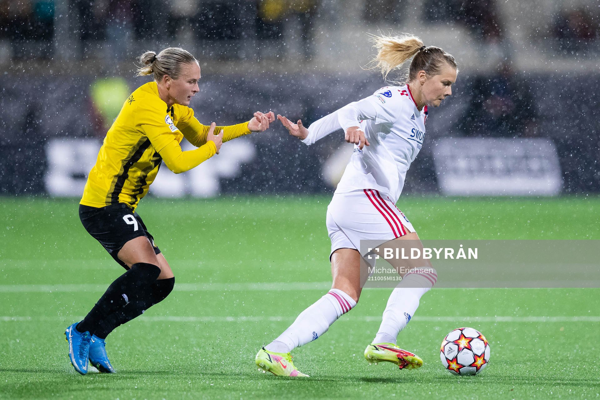 Filippa Curmark of Häcken and Ada Hegerberg of Lyon