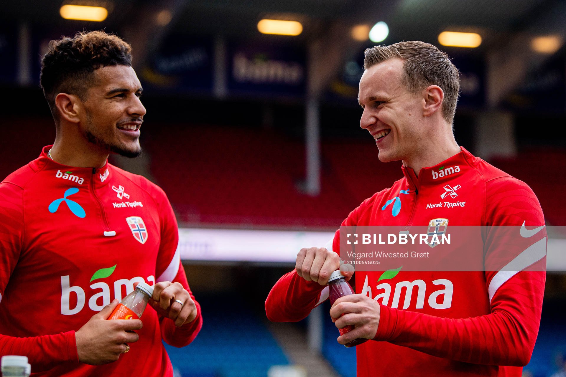 Ohi Omoijuanfo and Marius Lode of the Norwegian national