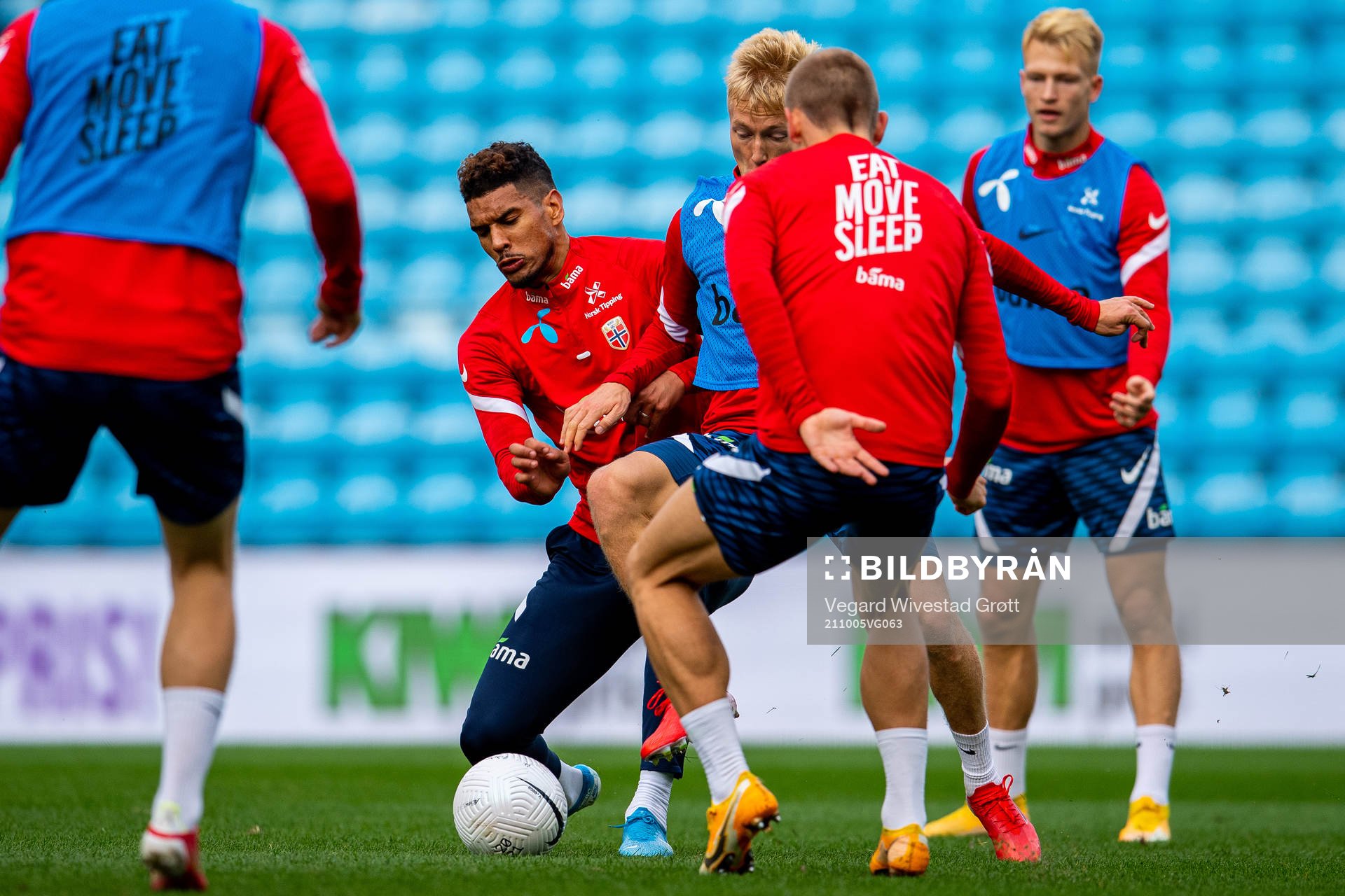 Ohi Omoijuanfo and Birger Meling of the Norwegian national