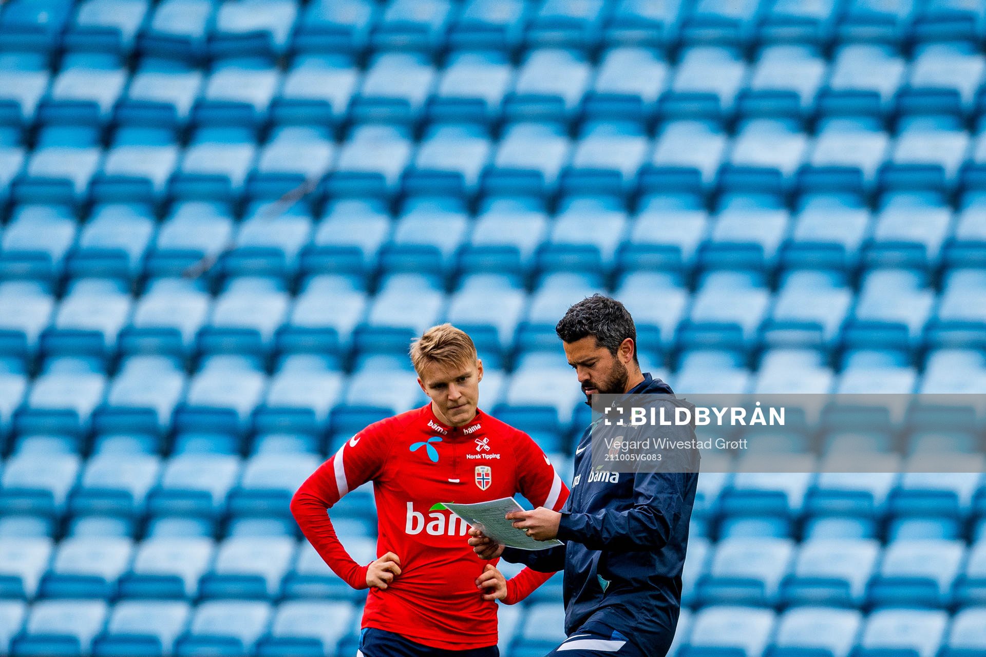 Martin Ødegaard and Bernardo Cueva, tactical statistician