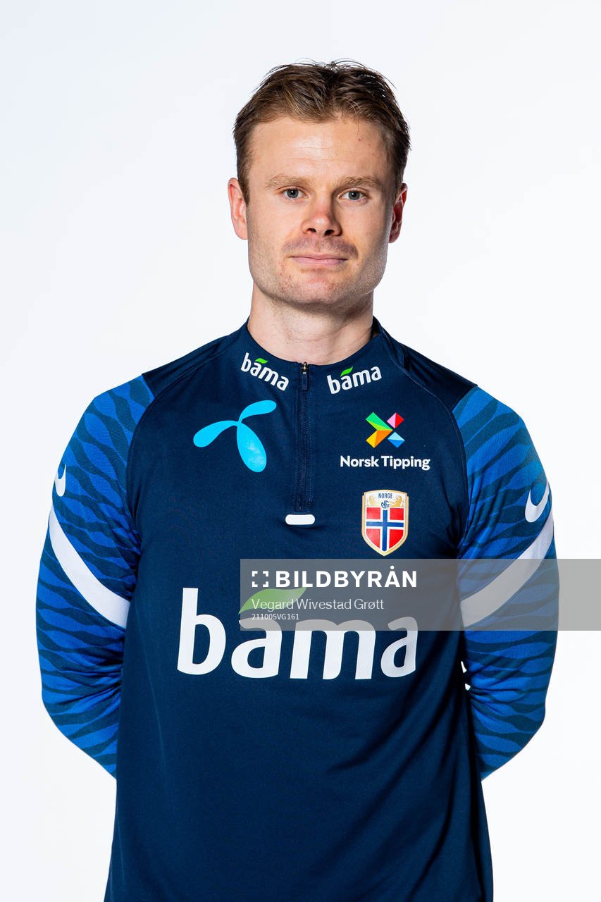 Erik Hulleberg, kit manager of the Norwegian national
