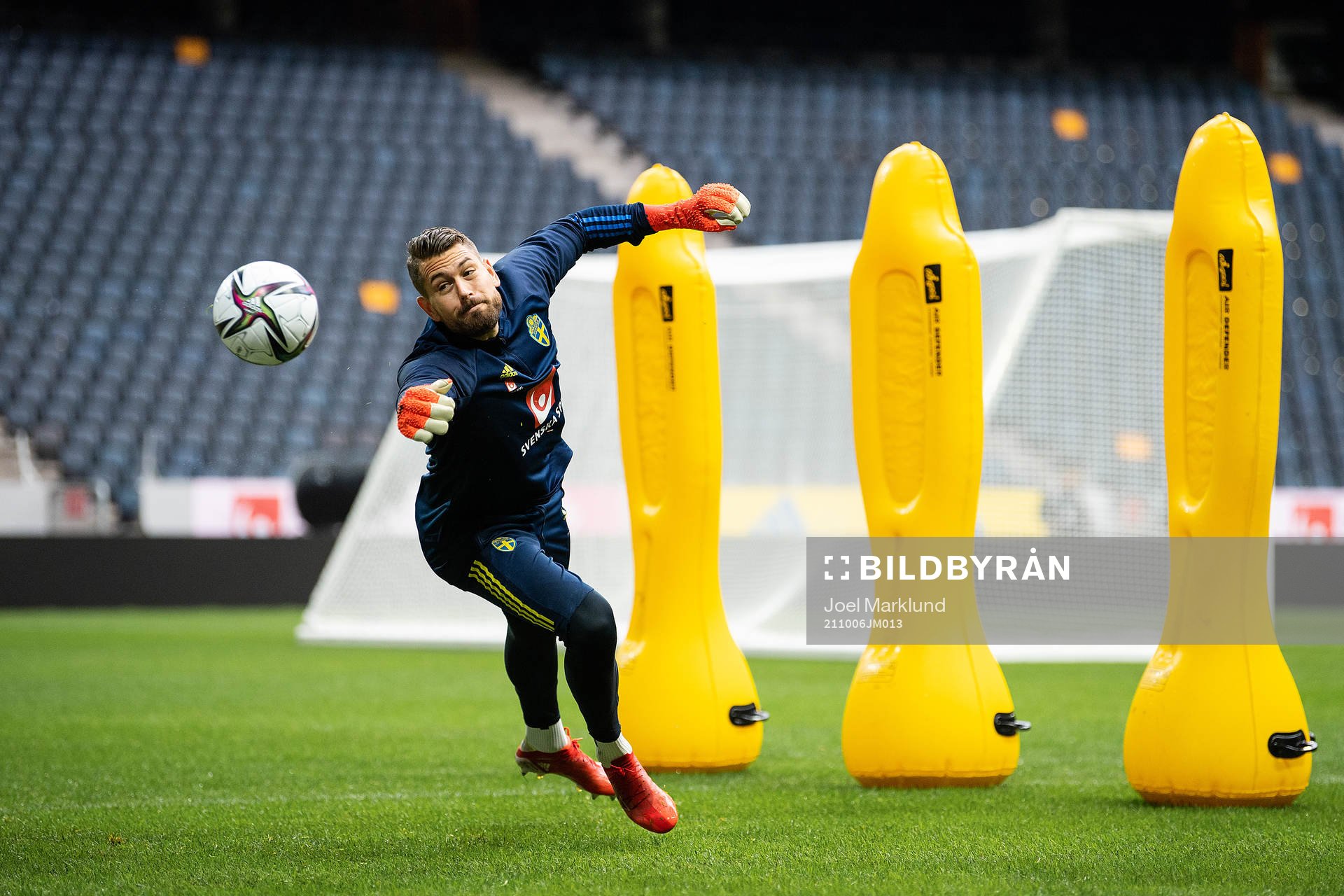 goalkeeper Kristoffer Nordfeldt of the Swedish national