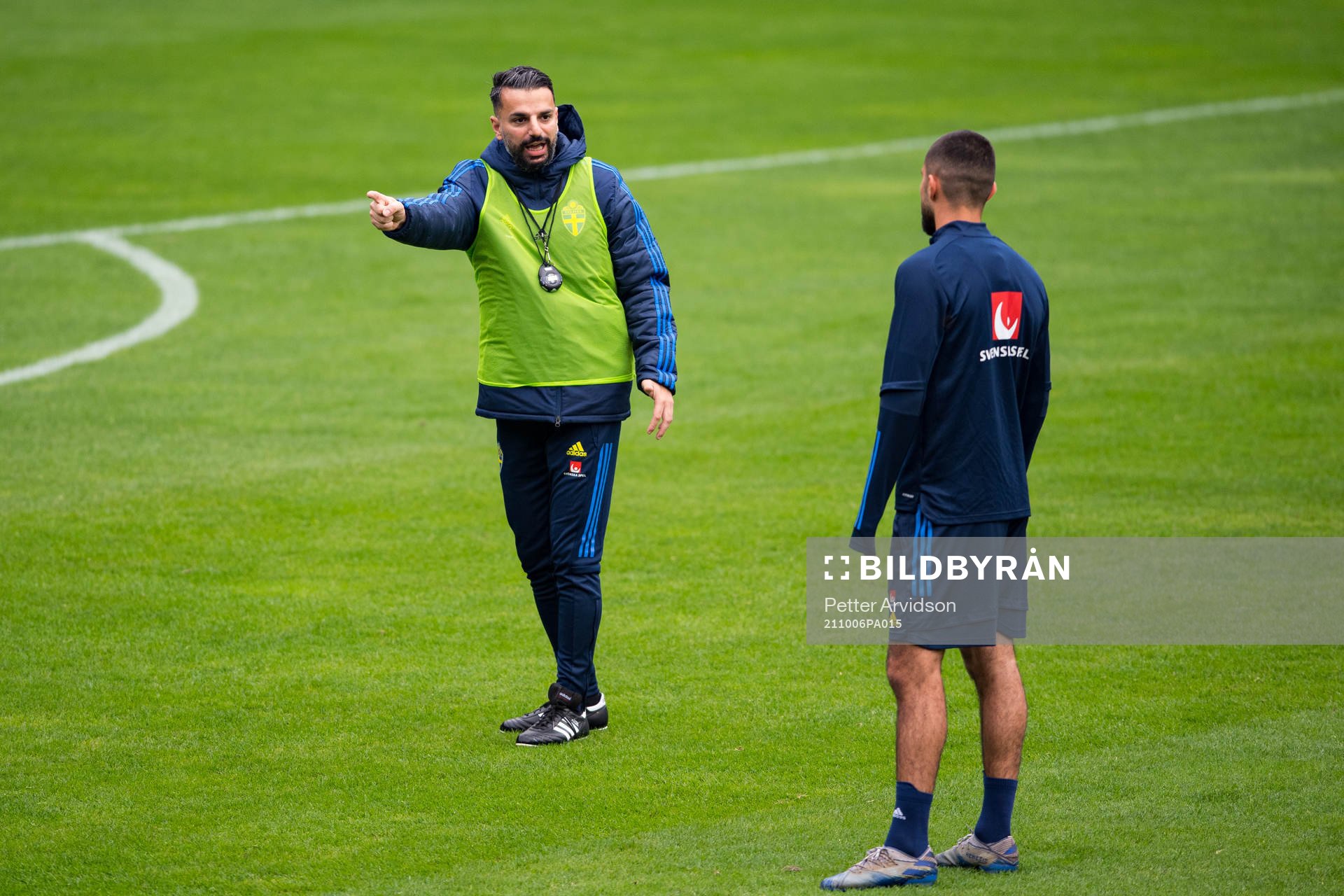 Poya Asbaghi, head coach