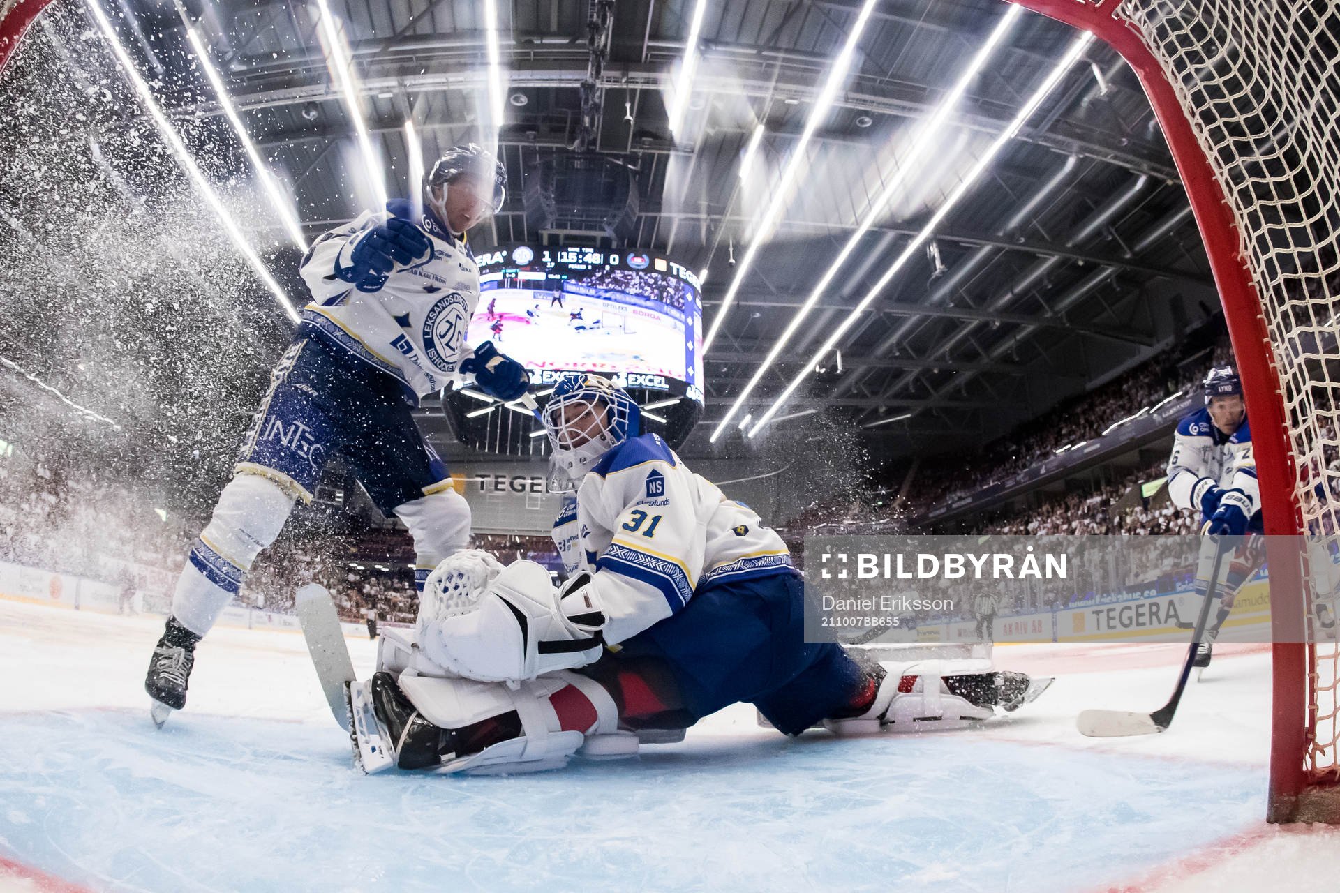 Leksands målvakt Kasimir Kaskisuo och Leksands Ben Thomas