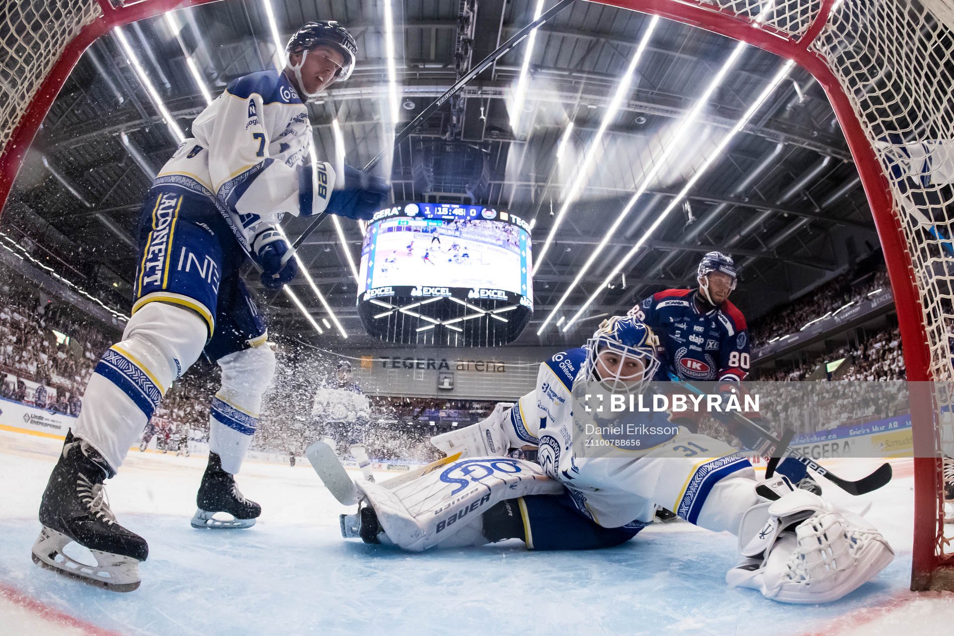 Leksands målvakt Kasimir Kaskisuo och Leksands Ben Thomas