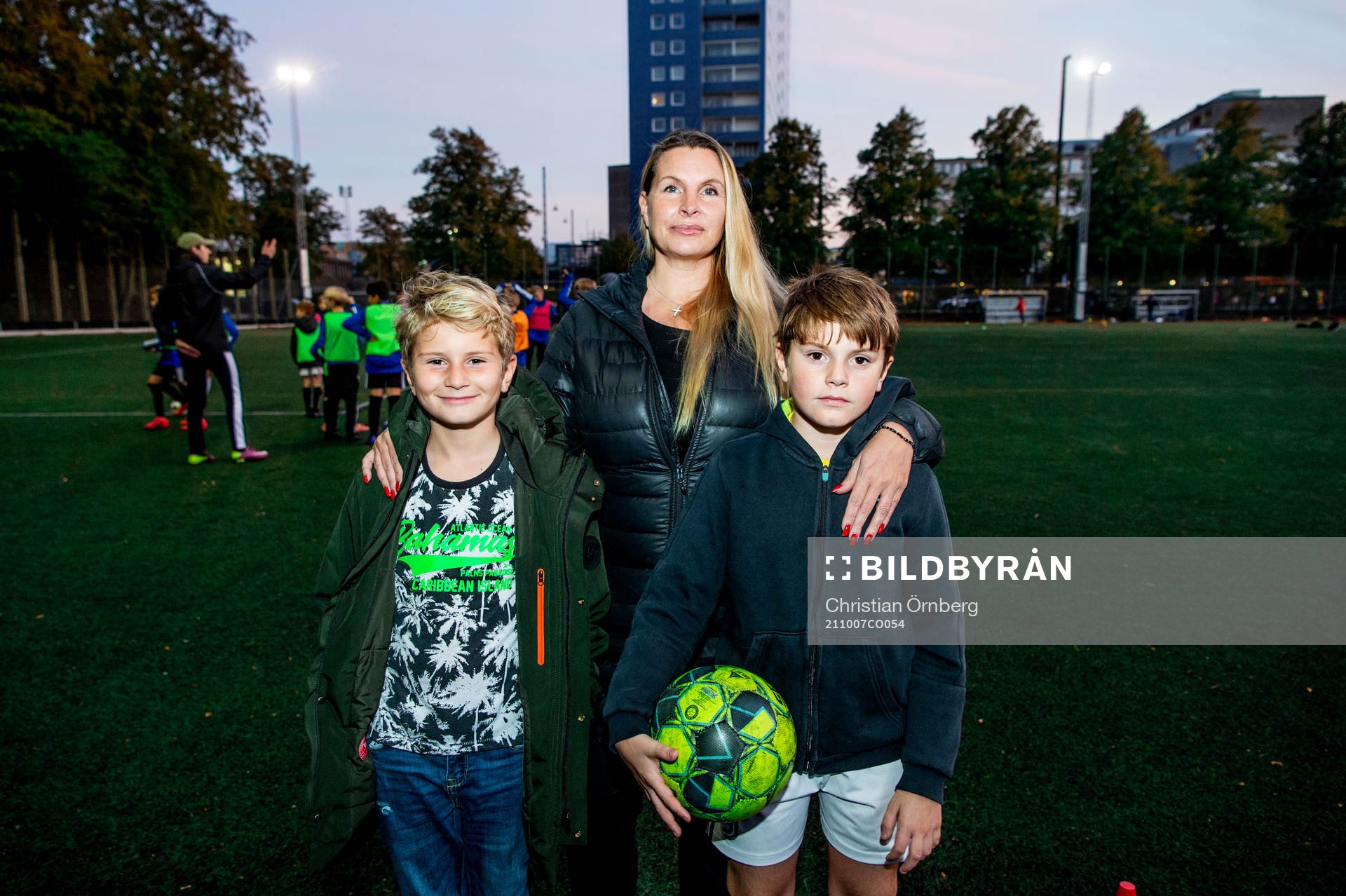 Linda Glasnovic och sönerna Vito, 8, och Luca, 10