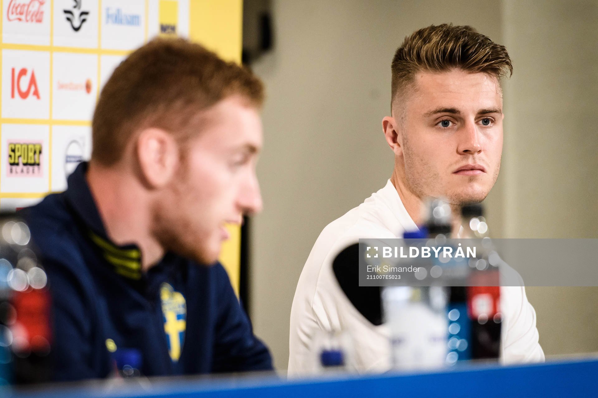 Dejan Kulusevski and Mattias Svanberg of the Swedish