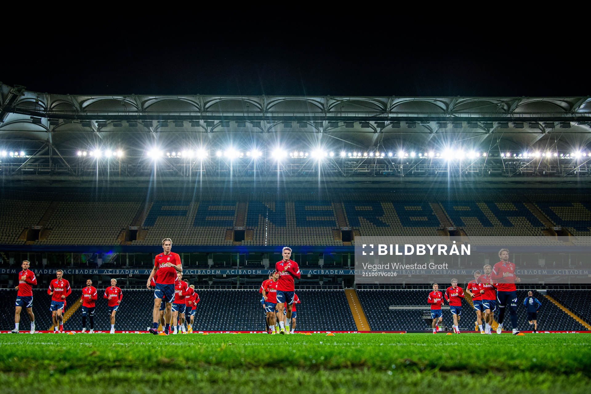 Kristian Thorstvedt, Martin Ødegaard and players of the