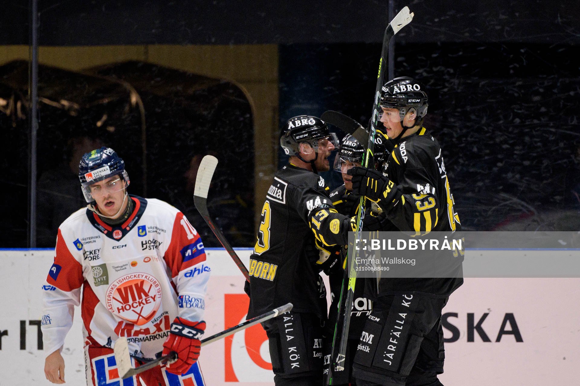 s Axel Wemmenborn , Lucas Carlsson och Malte Setkov jublar