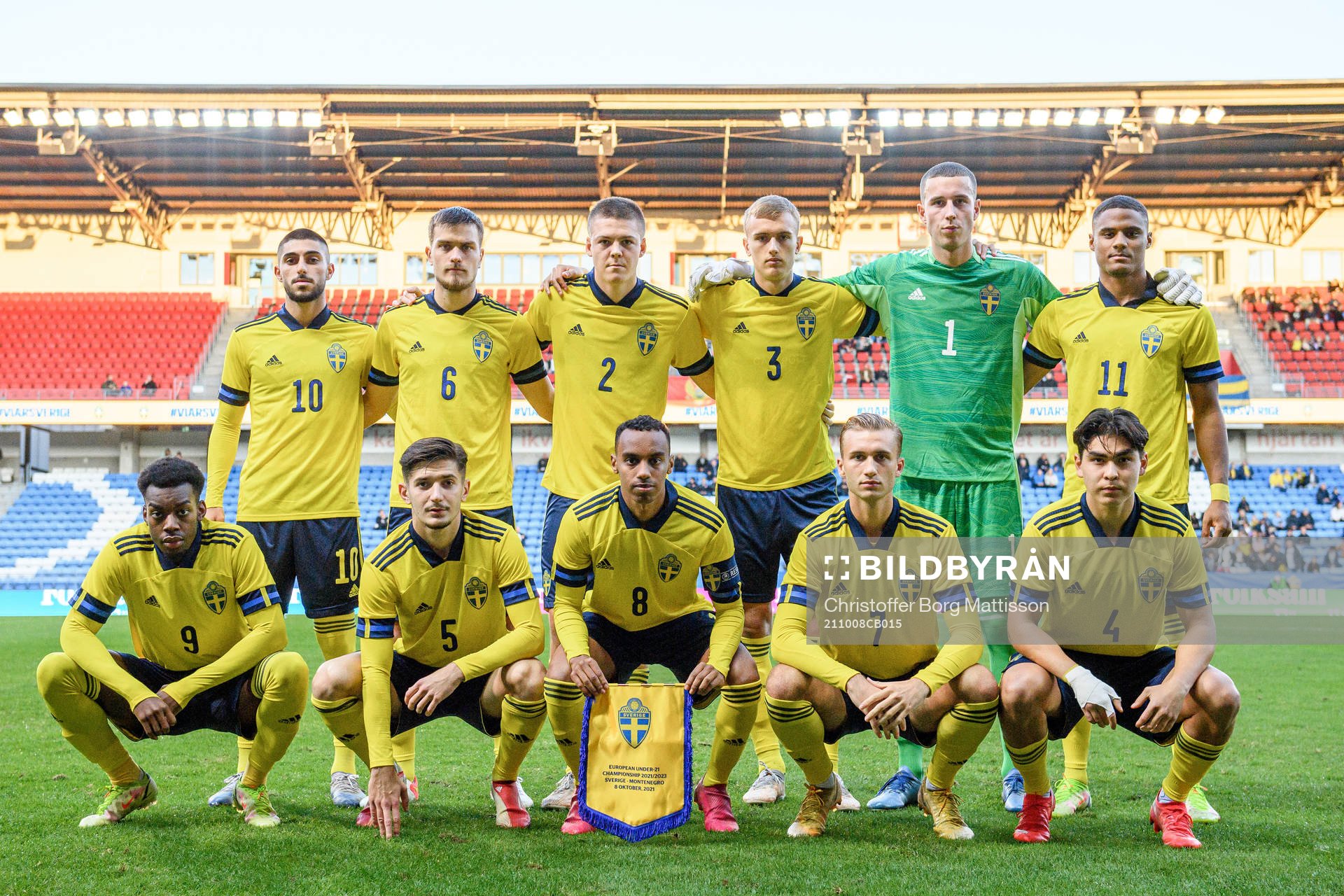 The starting eleven pose for a team photo