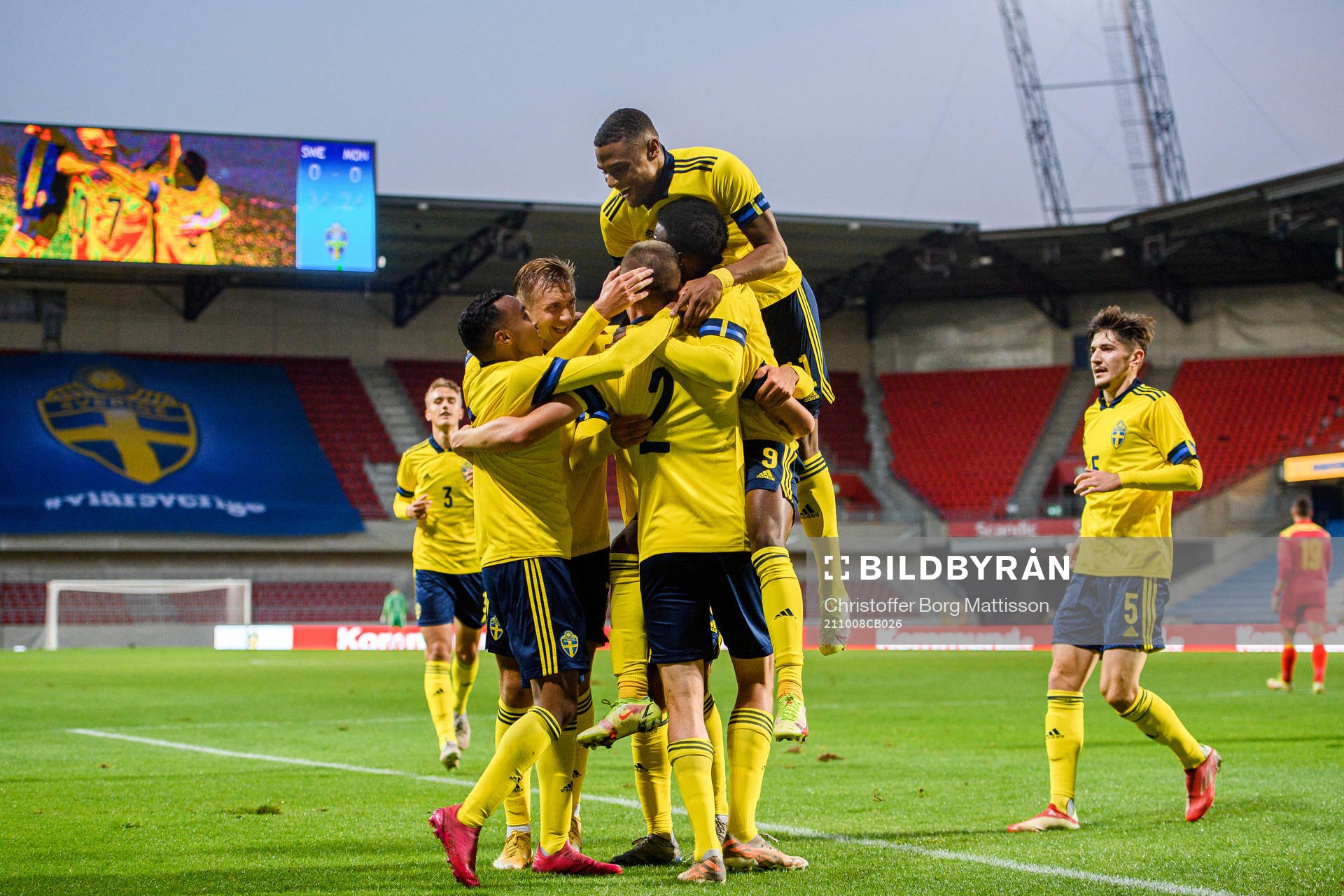 Players of Sweden celebrate with Rami Hajal
