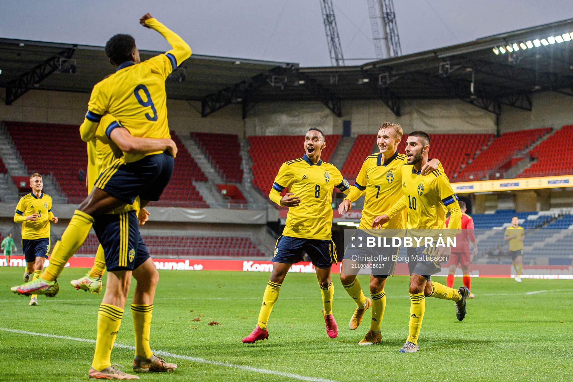 Players of Sweden celebrate with Rami Hajal