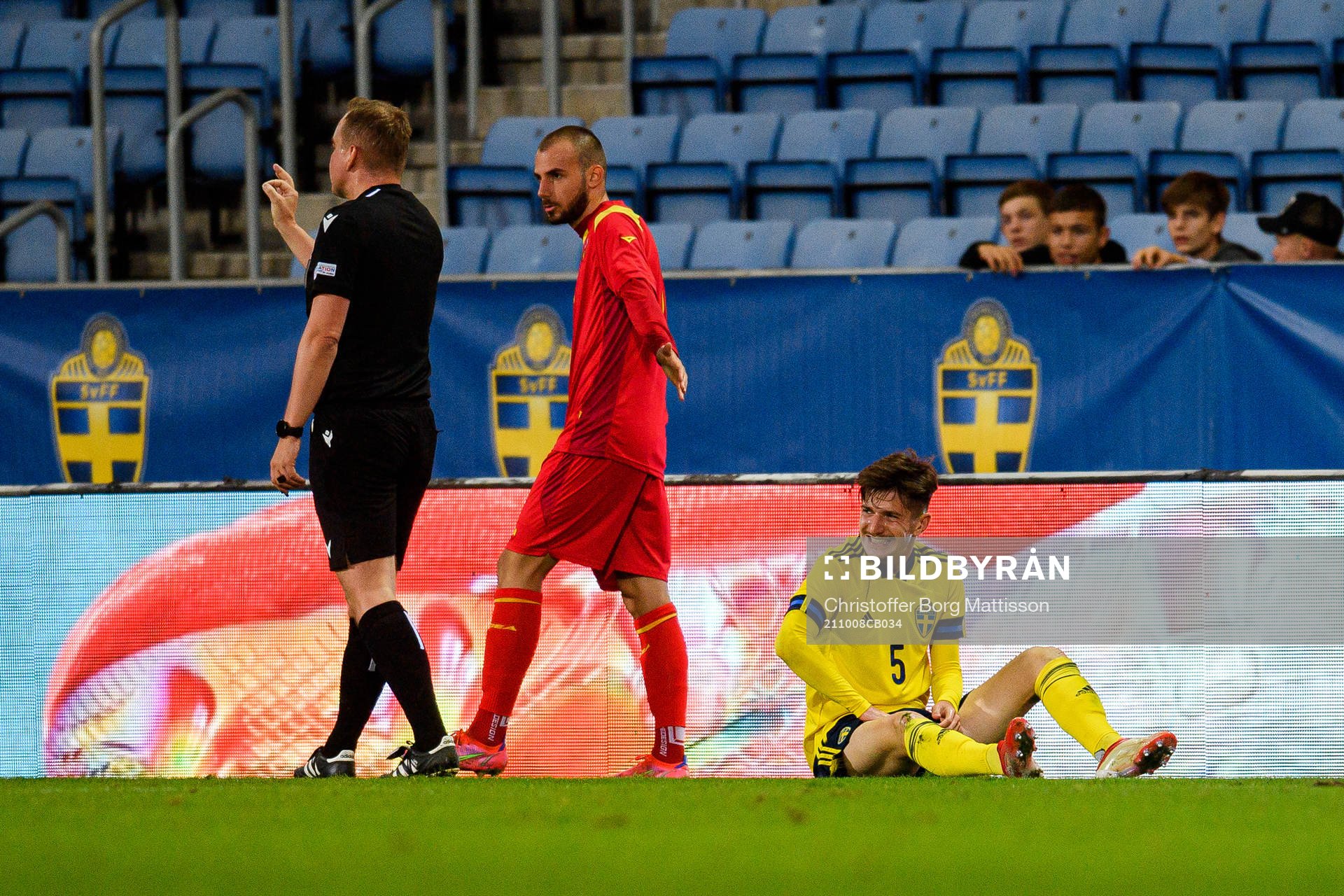 Armin Gigovic of Sweden in pain