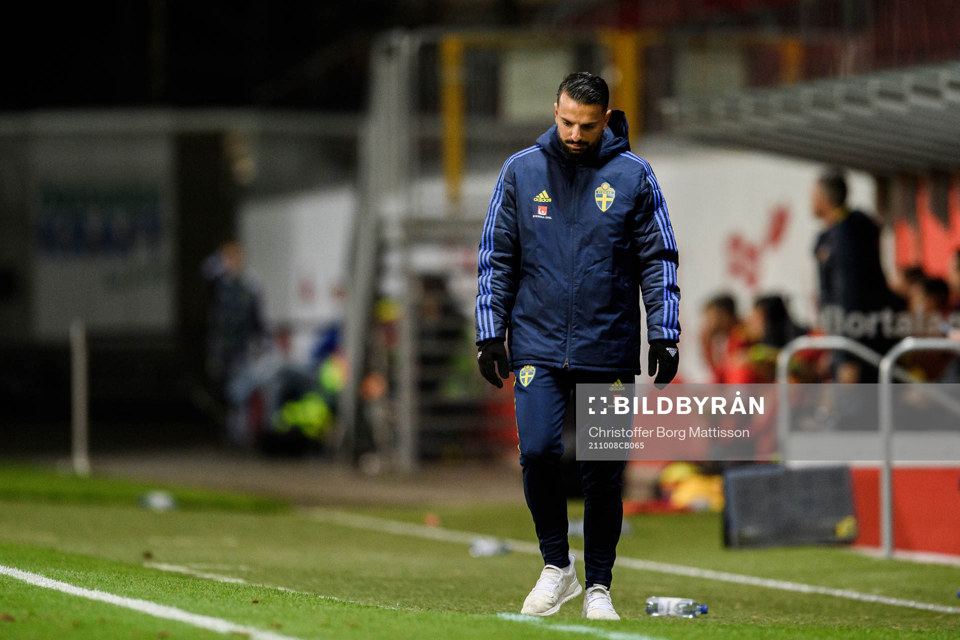 Head coach Poya Asbaghi of Sweden