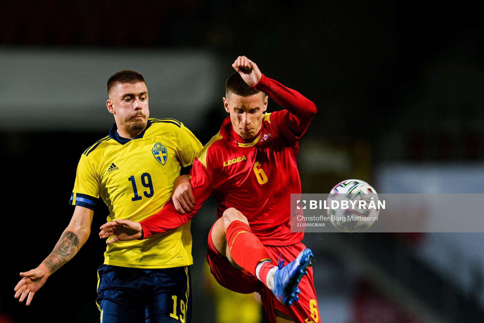 Tim Prica of Sweden and Nemanja Perovic of Montenegro