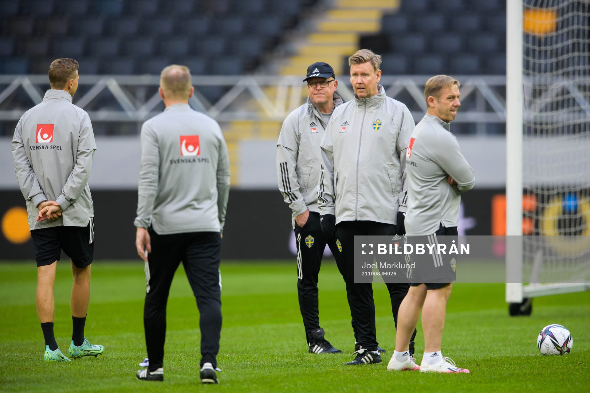 Head coach Janne Andersson and assistant coach Peter