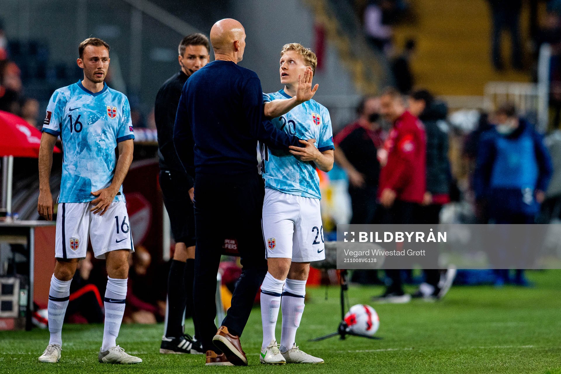Ståle Solbakken, head coach of Norway, and Mats Møller