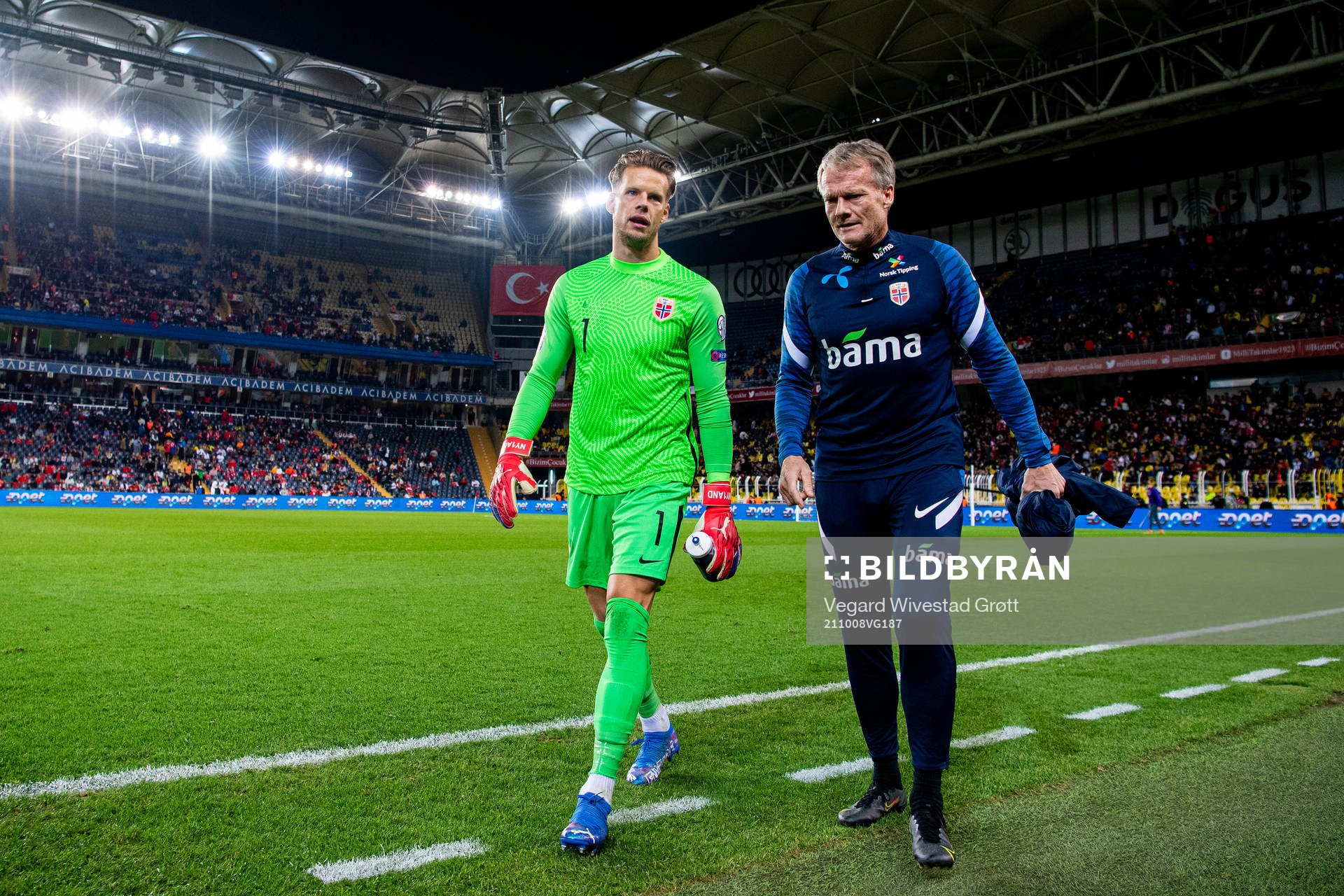 Goalkeeper Ørjan Håskjold Nyland and Frode Grodås,