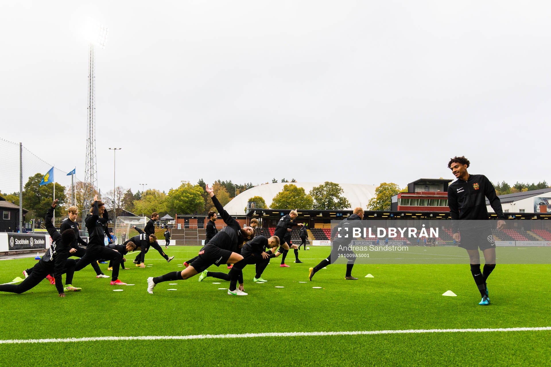 Brommapojkarnas spelare värmer upp