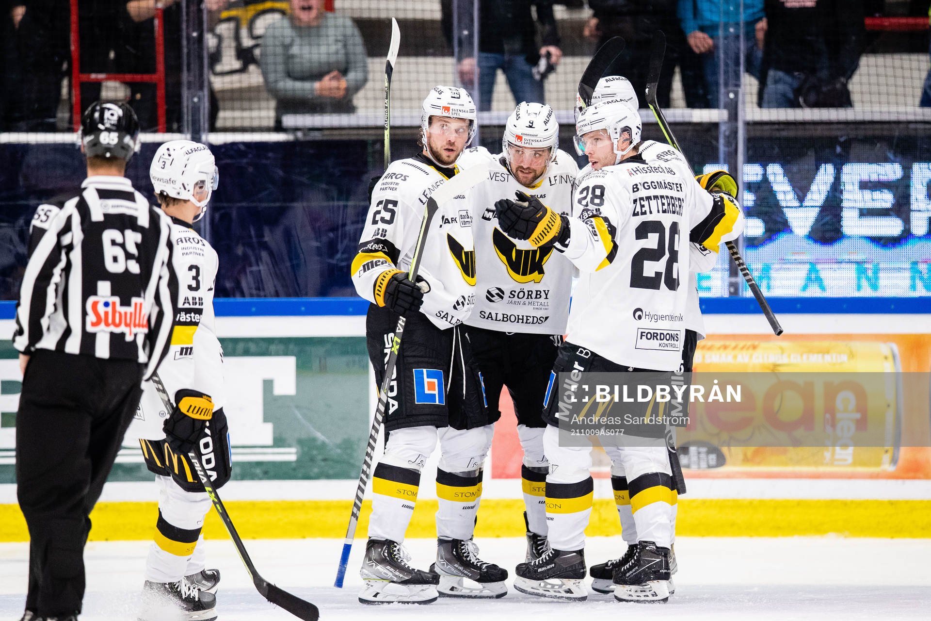 Västerås Mikael Frycklund jublar med lagkamrater