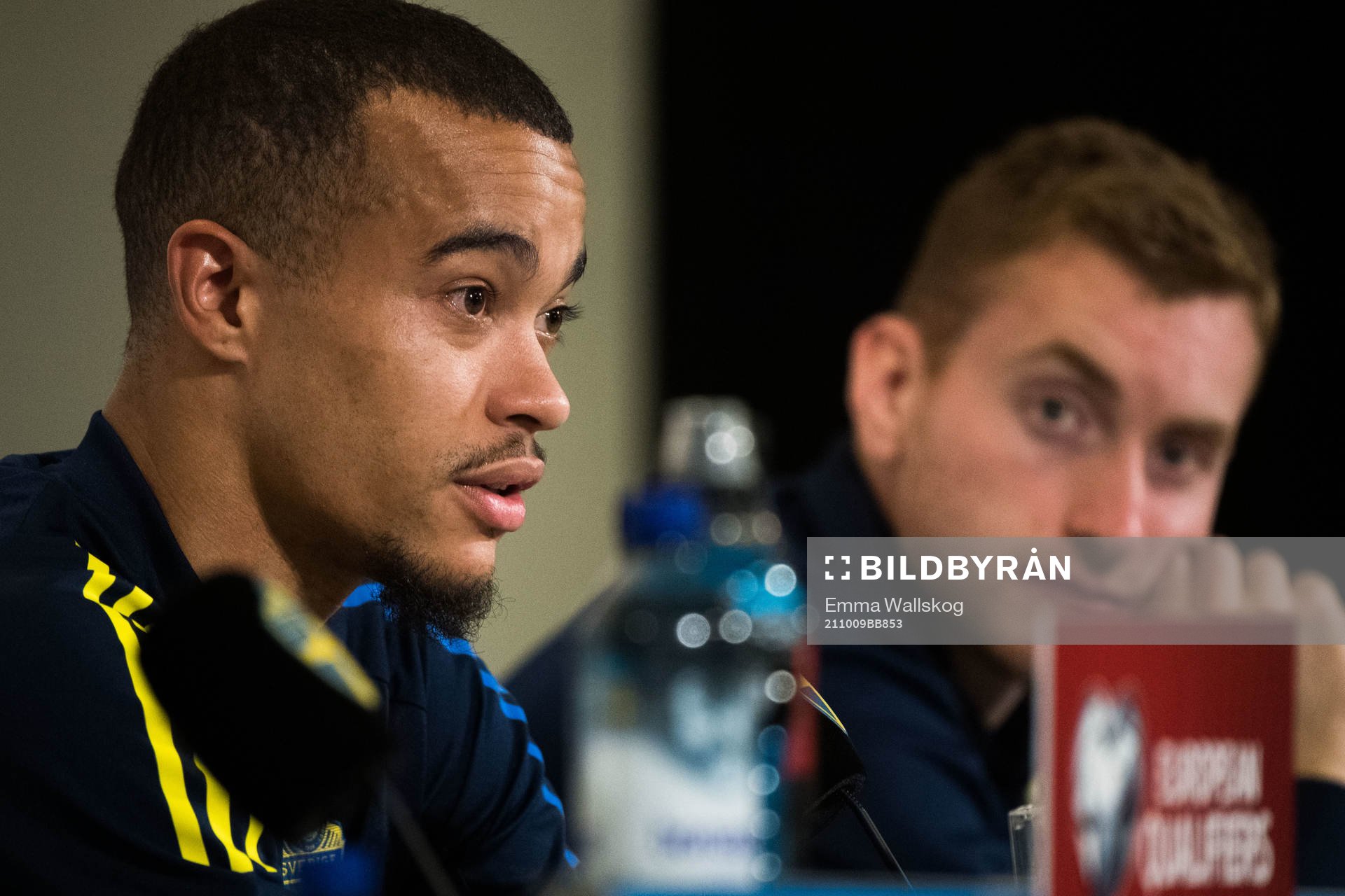 Robin Quaison and Dejan Kulusevski of Sweden