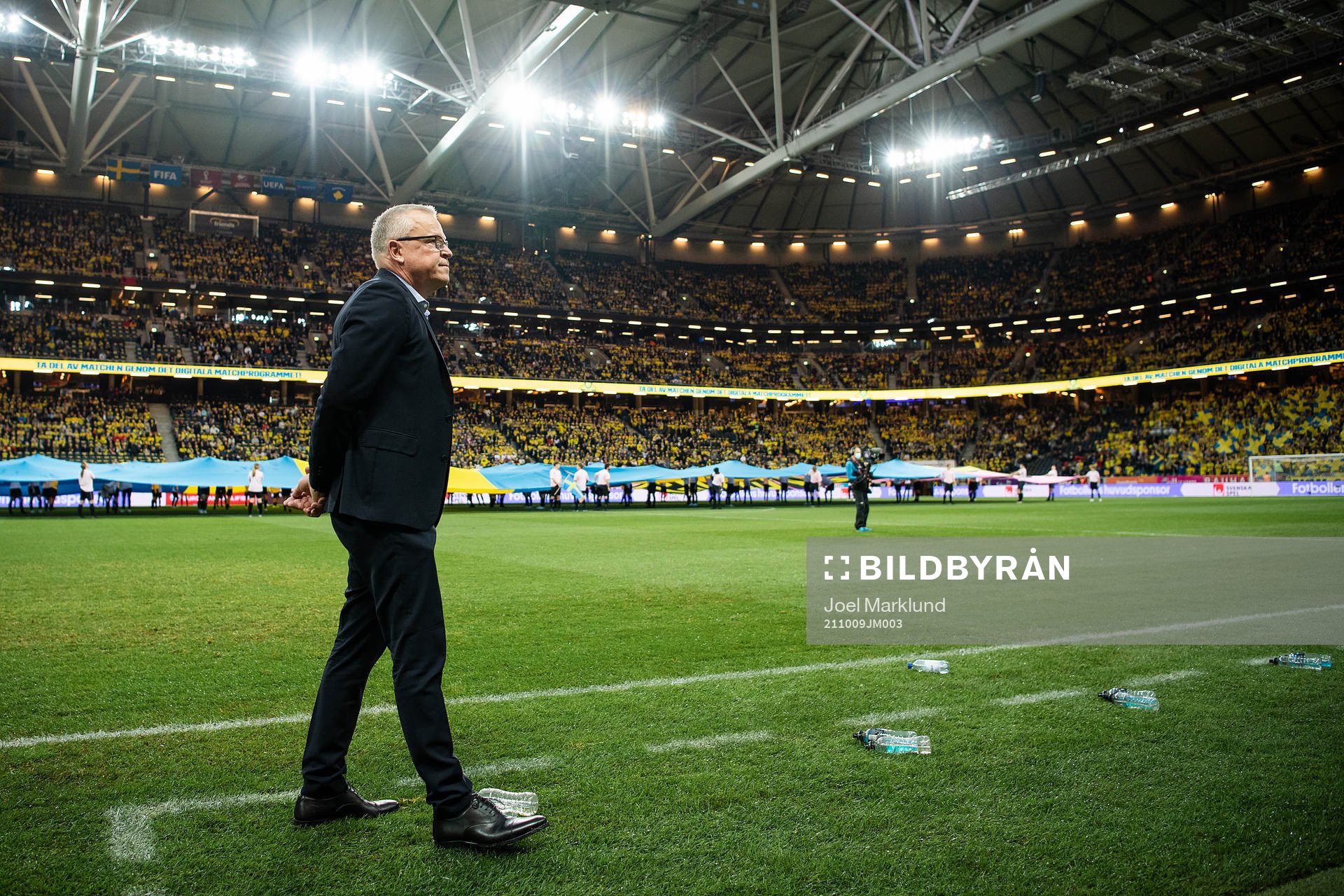 head coach Janne Andersson of Sweden
