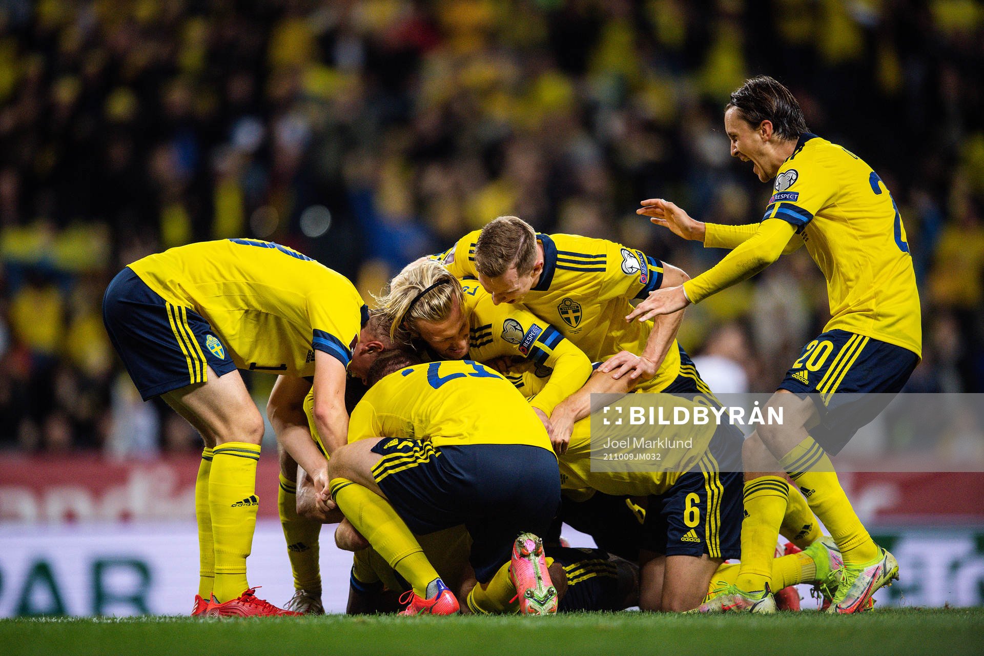 Alexander Isak of Sweden celebrates