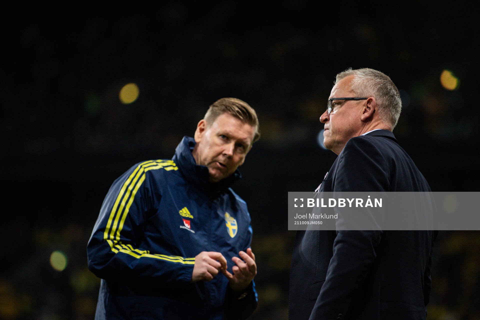 assistant coach Peter Wettergren and head coach Janne