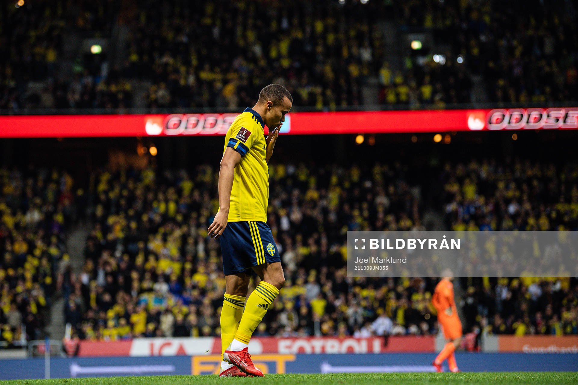 Robin Quaison of Sweden celebrates